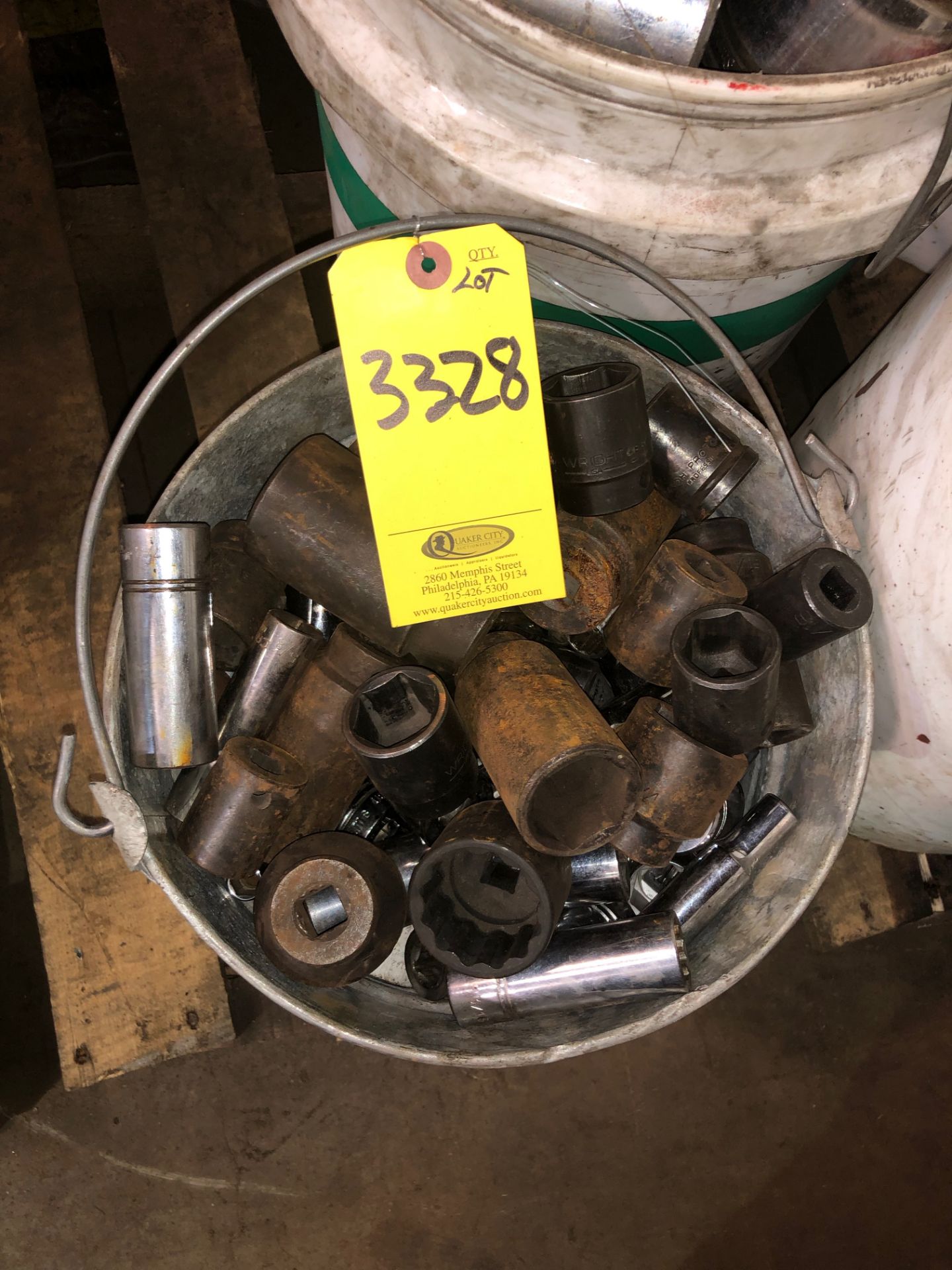 BUCKET OF 1/2" SOCKETS