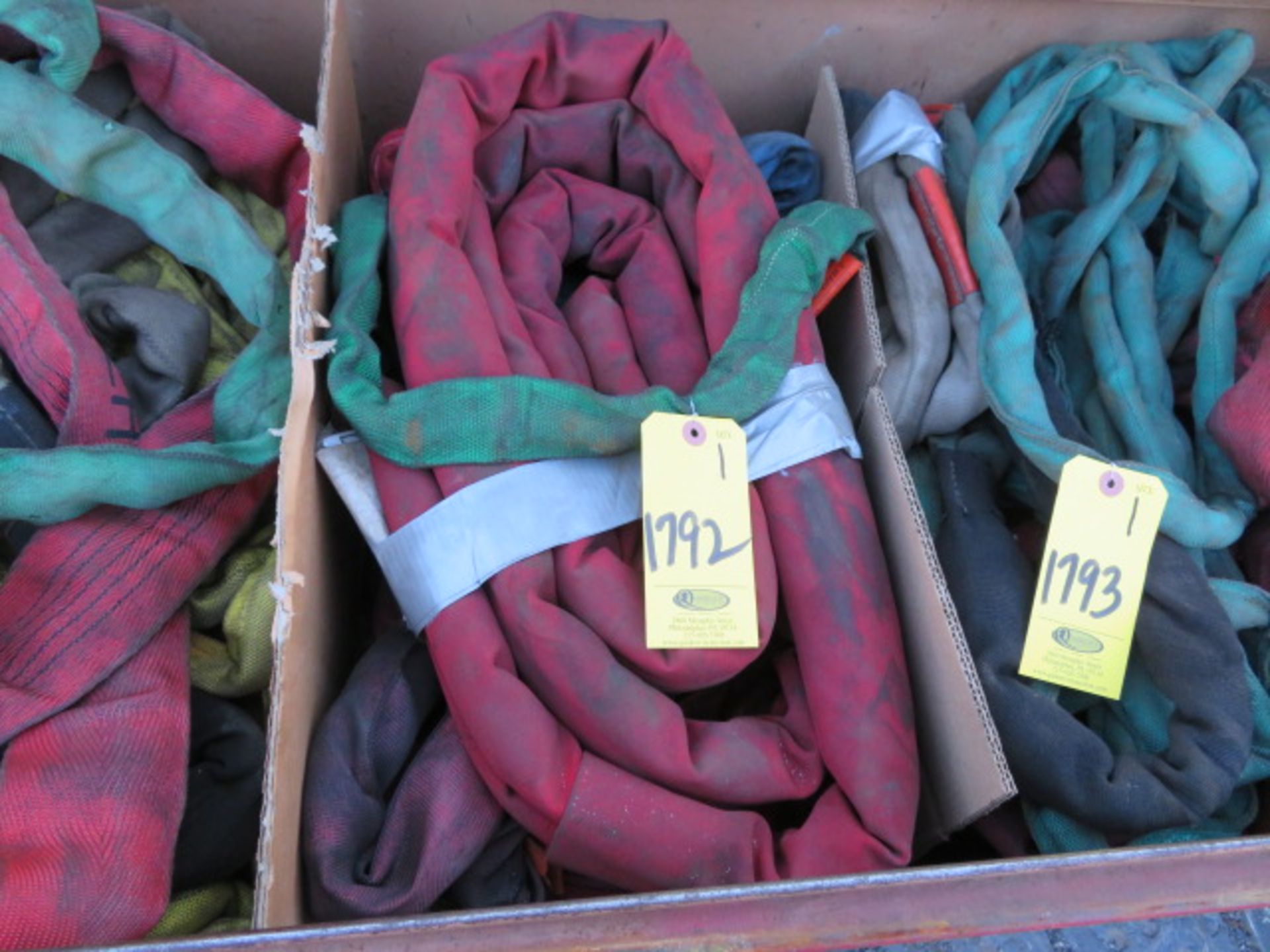 BIN OF POLYESTER ROUND SLINGS