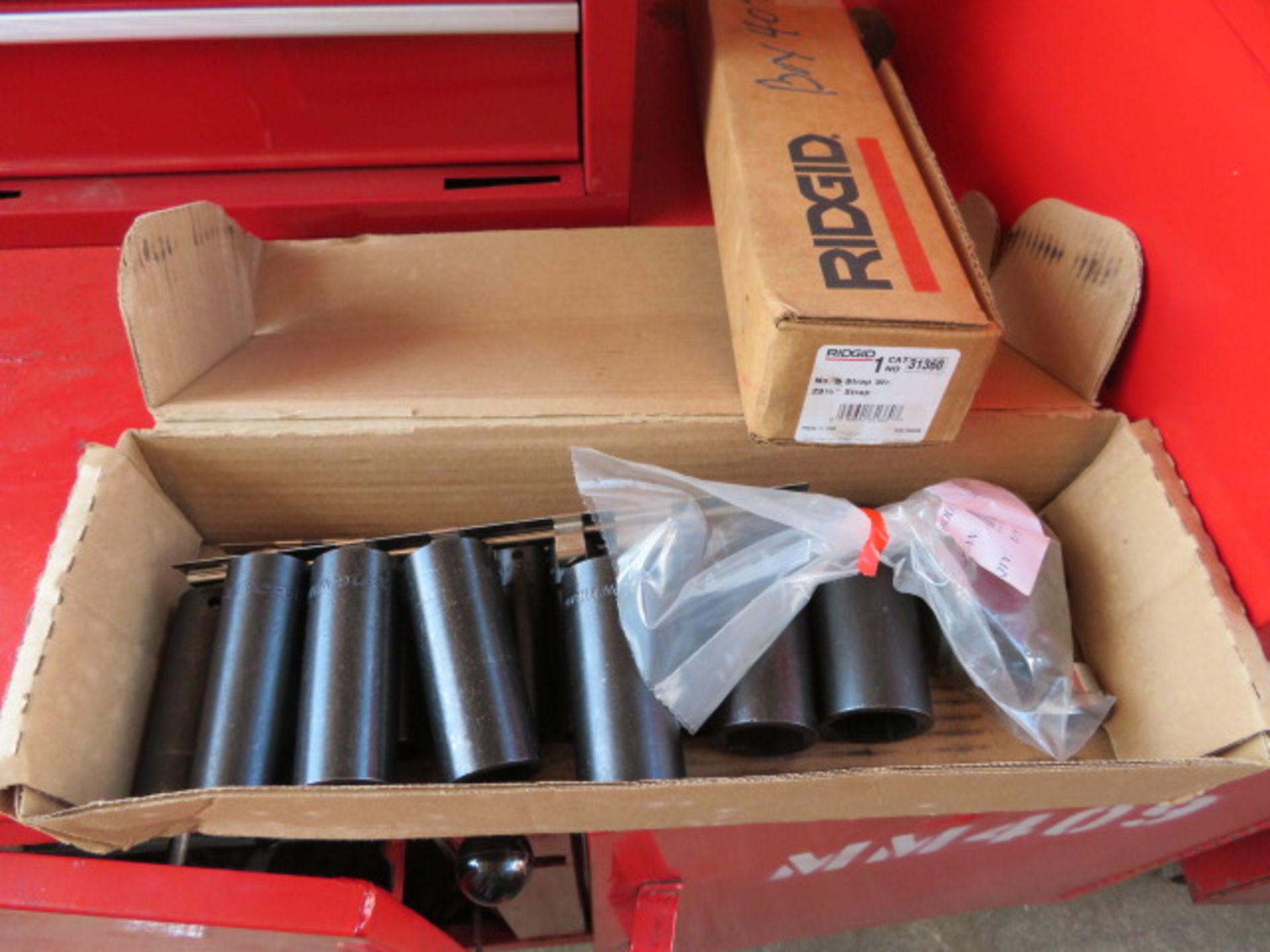 PORTABLE MECHANIC TOOL BOX WITH CONTENTS - Image 5 of 15