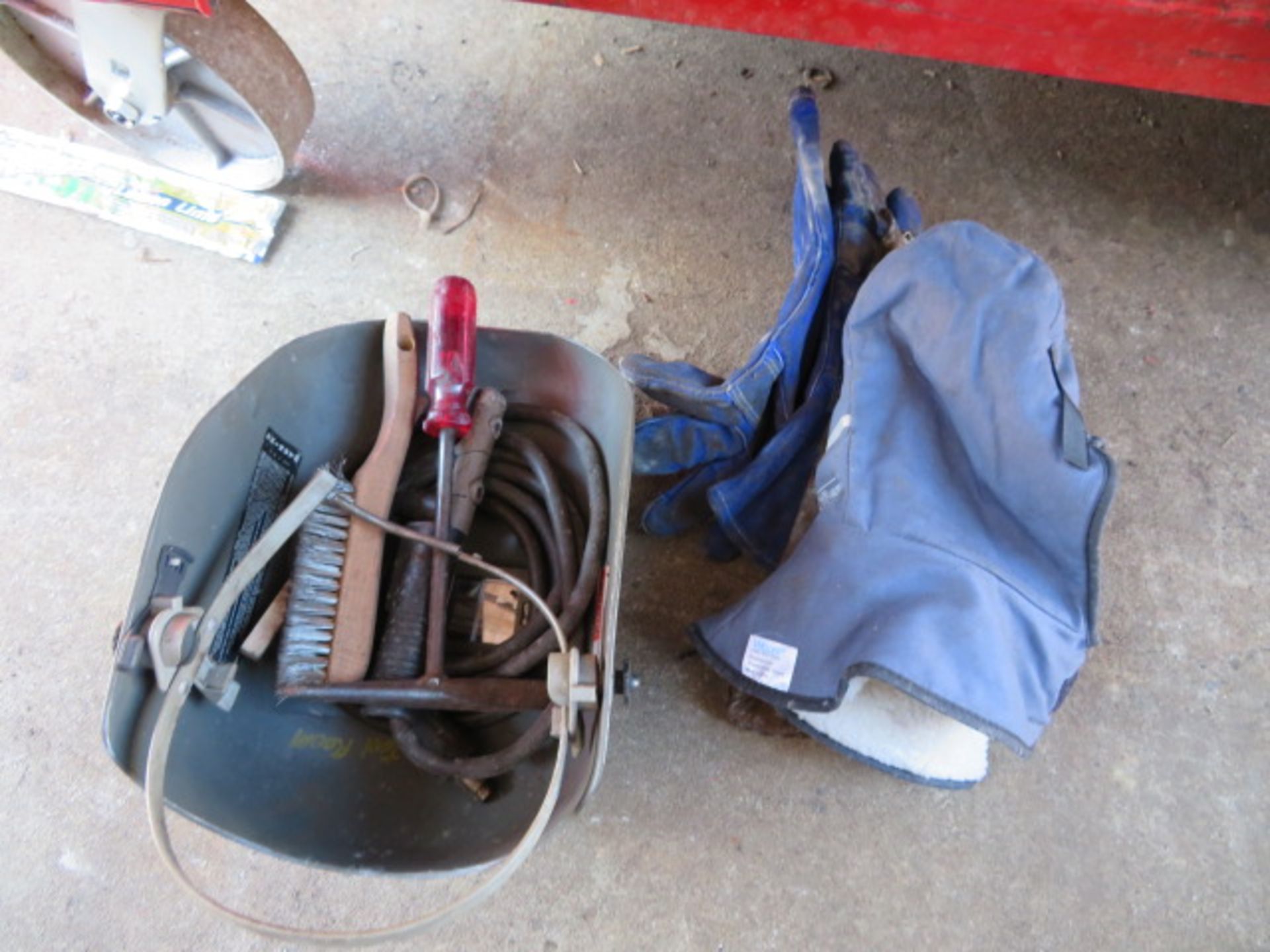 PORTABLE MECHANIC TOOL BOX WITH CONTENTS - Image 9 of 15