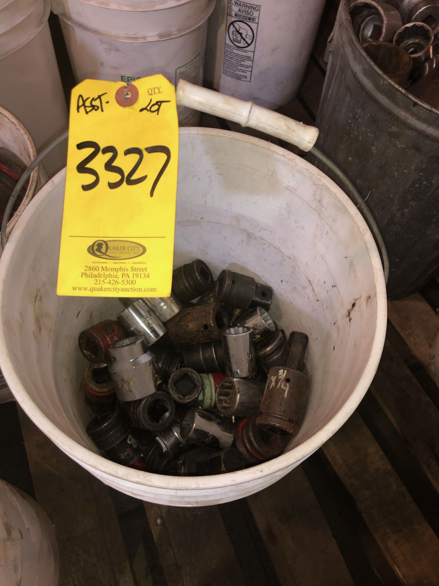 BUCKET OF 3/4" SOCKETS