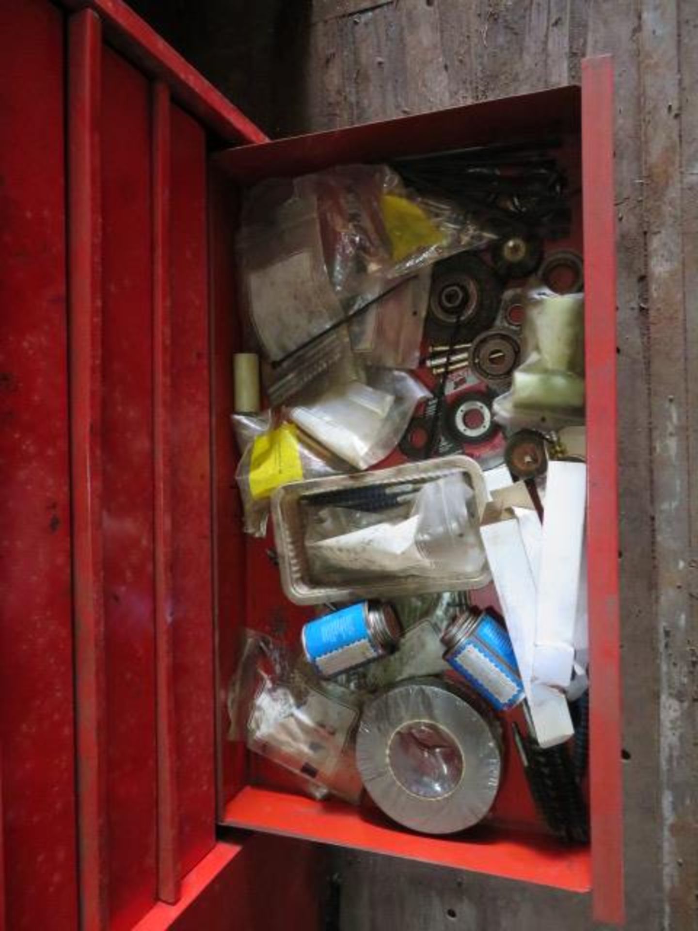 PORTABLE MECHANIC TOOL BOX WITH CONTENTS - Image 10 of 17