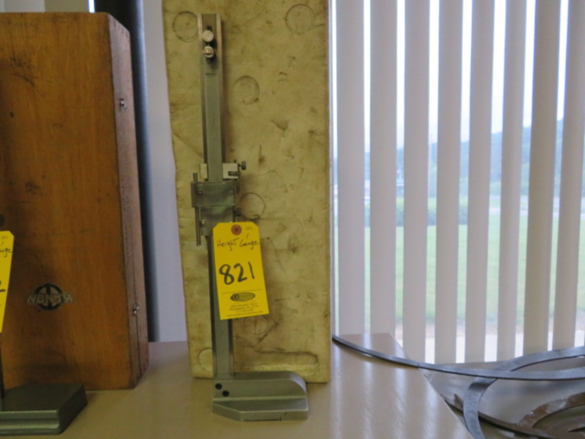 MITUTOYO 12" VERNIER HEIGHT GAUGE