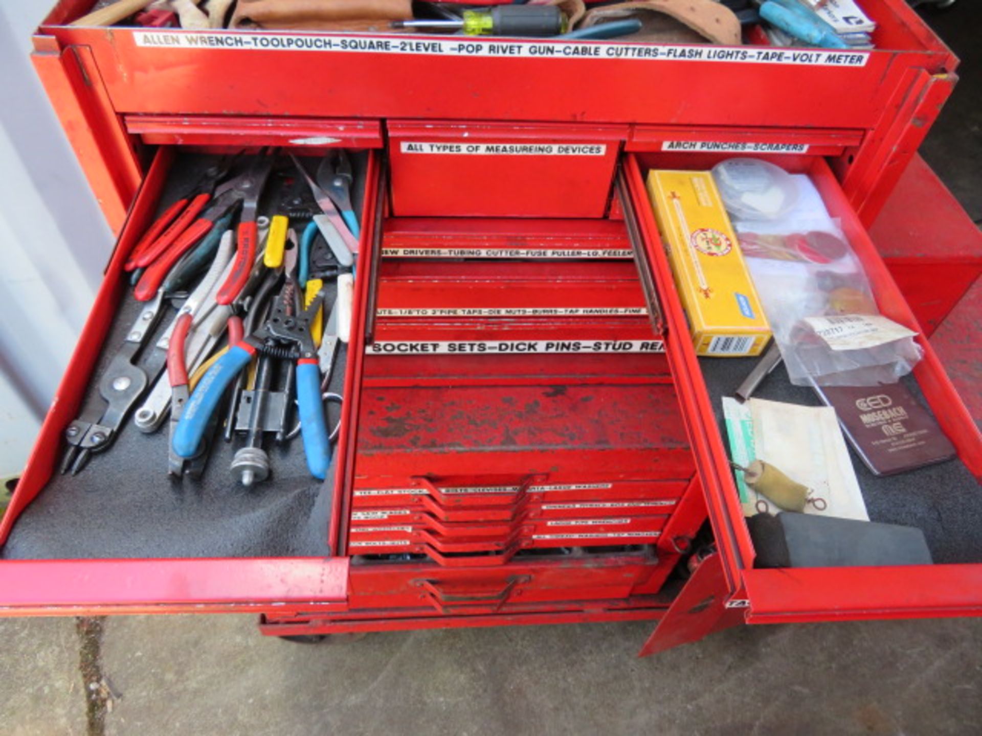 PORTABLE MECHANIC TOOL BOX WITH CONTENTS - Image 4 of 18