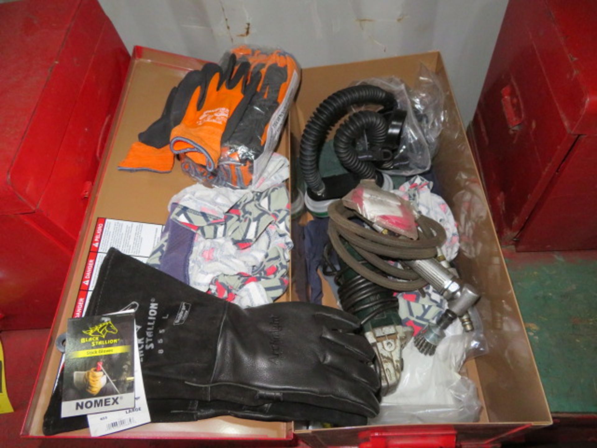 PORTABLE MECHANIC TOOL BOX WITH CONTENTS - Image 8 of 14