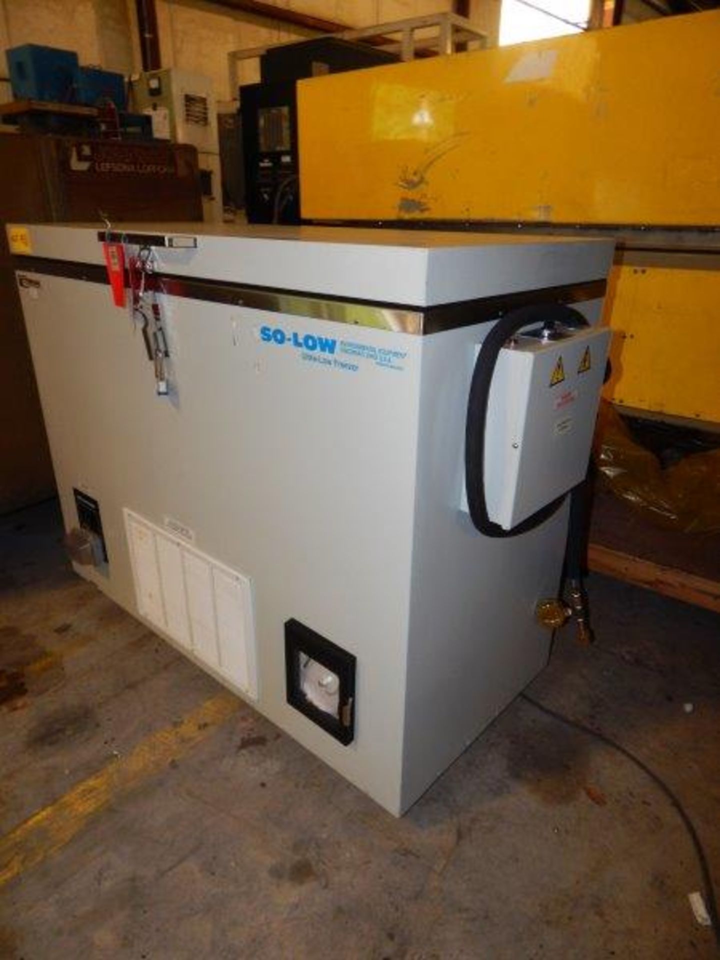 Used Cryo Freezer [Ultra-Low Freezer]Manufacturer: So-LowModel: C85-9Serial: 0708314 - Image 3 of 6