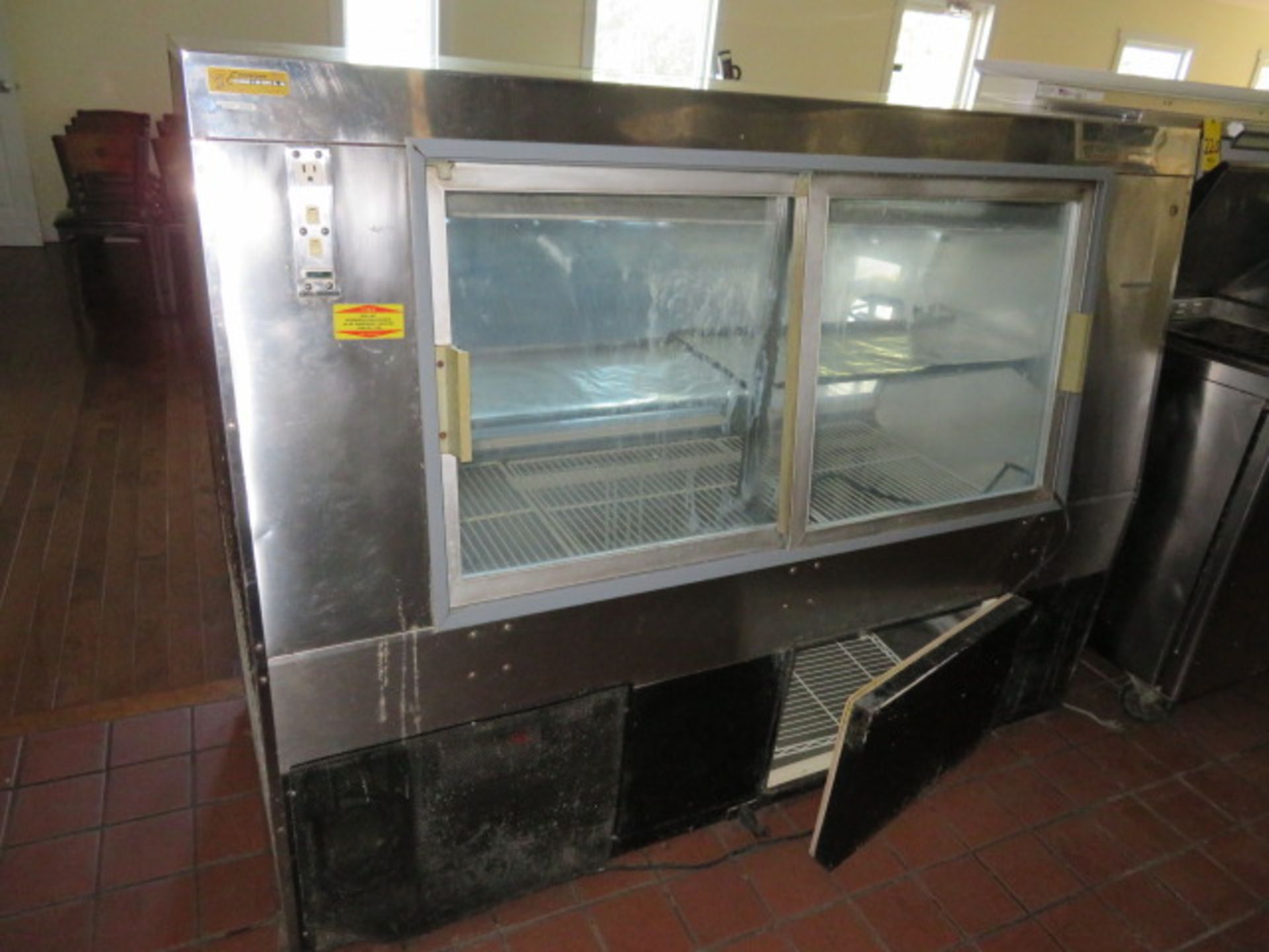 BEVERAGE-AIR 5' S/C FLAT GLASS DELI CASE (Located - Mays Landing, NJ) - Image 4 of 4