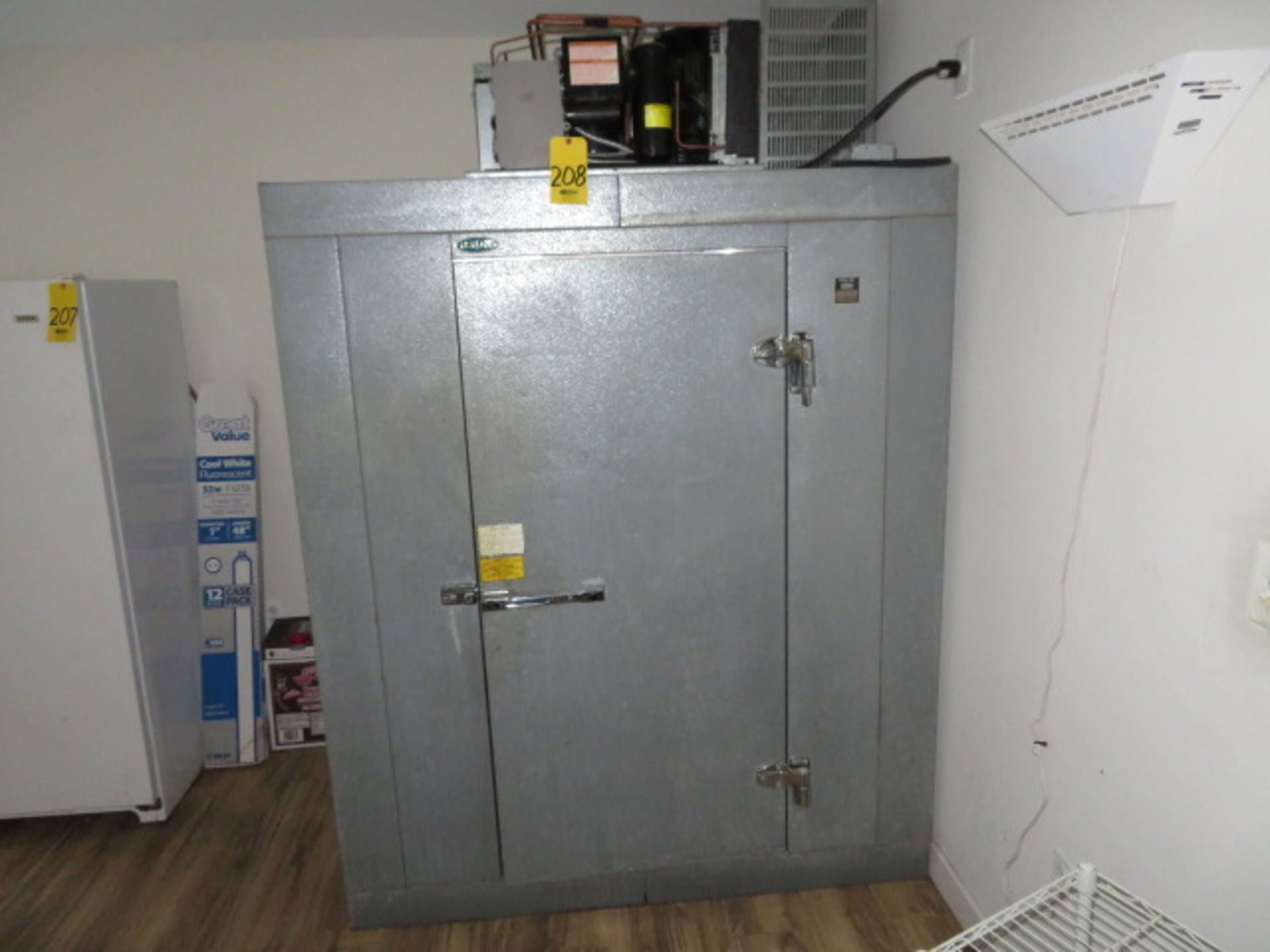 NORLAKE WALK-IN COOLER, 5'X5' W/SHELVING, MDL. KLB45-CR-SUB (Located - Mays Landing, NJ) - Image 8 of 9