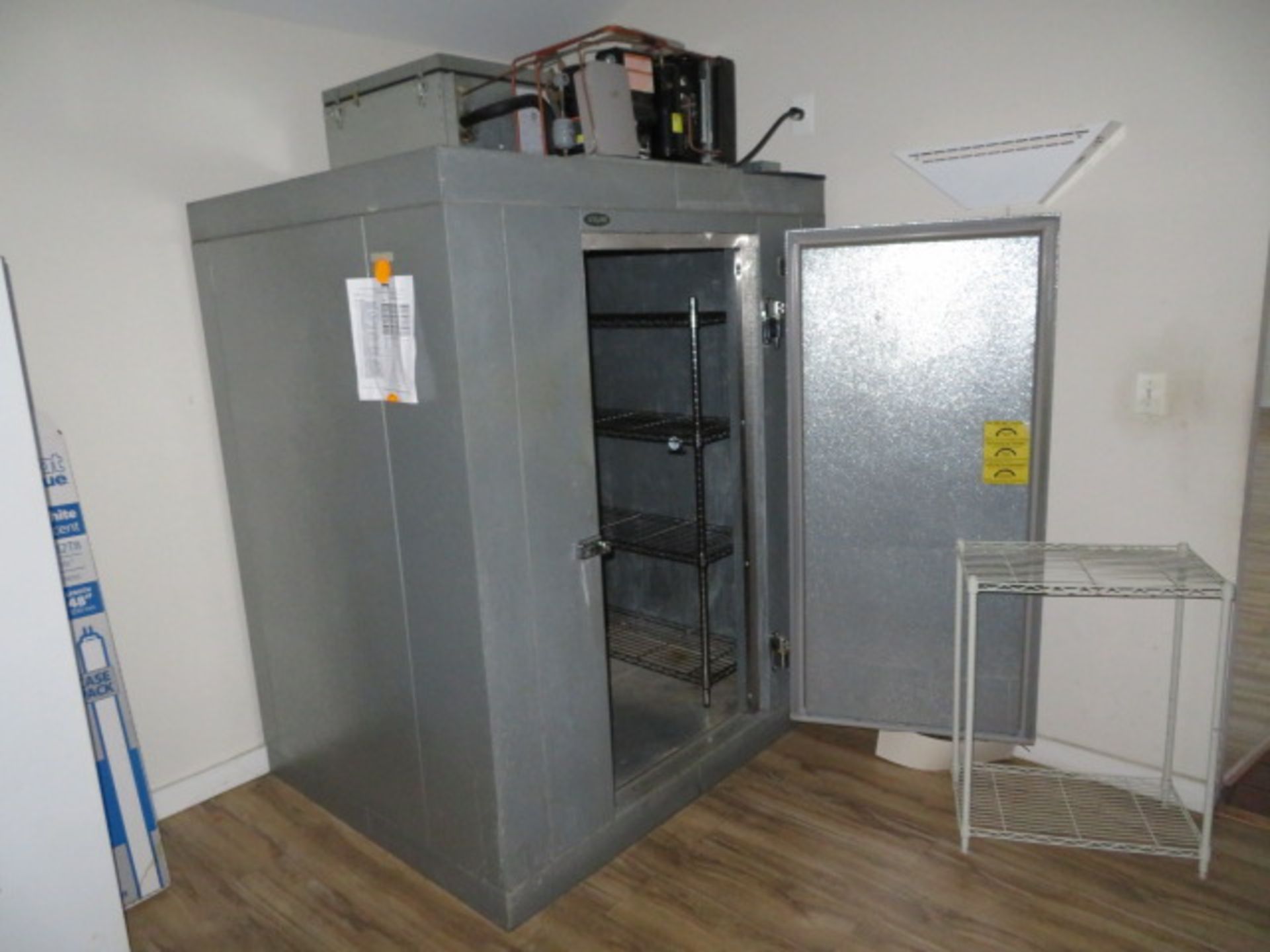NORLAKE WALK-IN COOLER, 5'X5' W/SHELVING, MDL. KLB45-CR-SUB (Located - Mays Landing, NJ) - Image 2 of 9