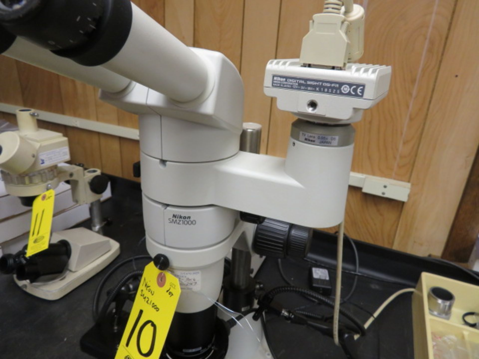 NIKON SMZ1000 STEREOZOOM MICROSCOPE NIKON DIGITAL SIGHT DS-F4 LIGHT SOURCE - Image 2 of 3