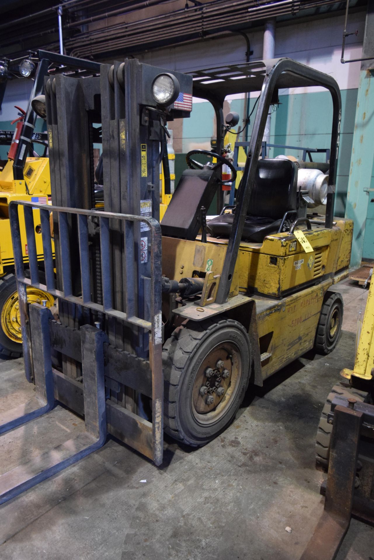 CATERPILLAR V50D LP POWERED 5000# FORK LIFT TRUCK, S/N 3EC06733, 173" LIFT, 5463 HOURS - Image 2 of 4