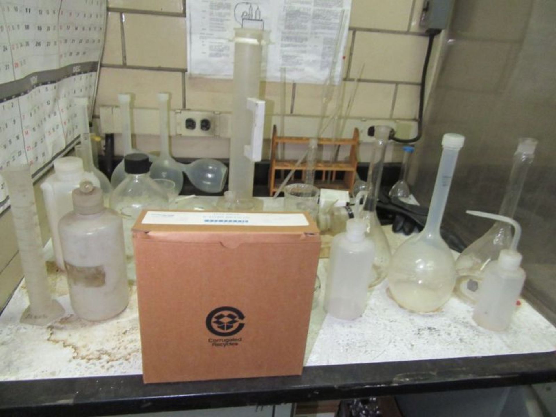 FLASKS, BEAKERS, TUBES, ELECTRICAL MAT, ETC - Image 7 of 16