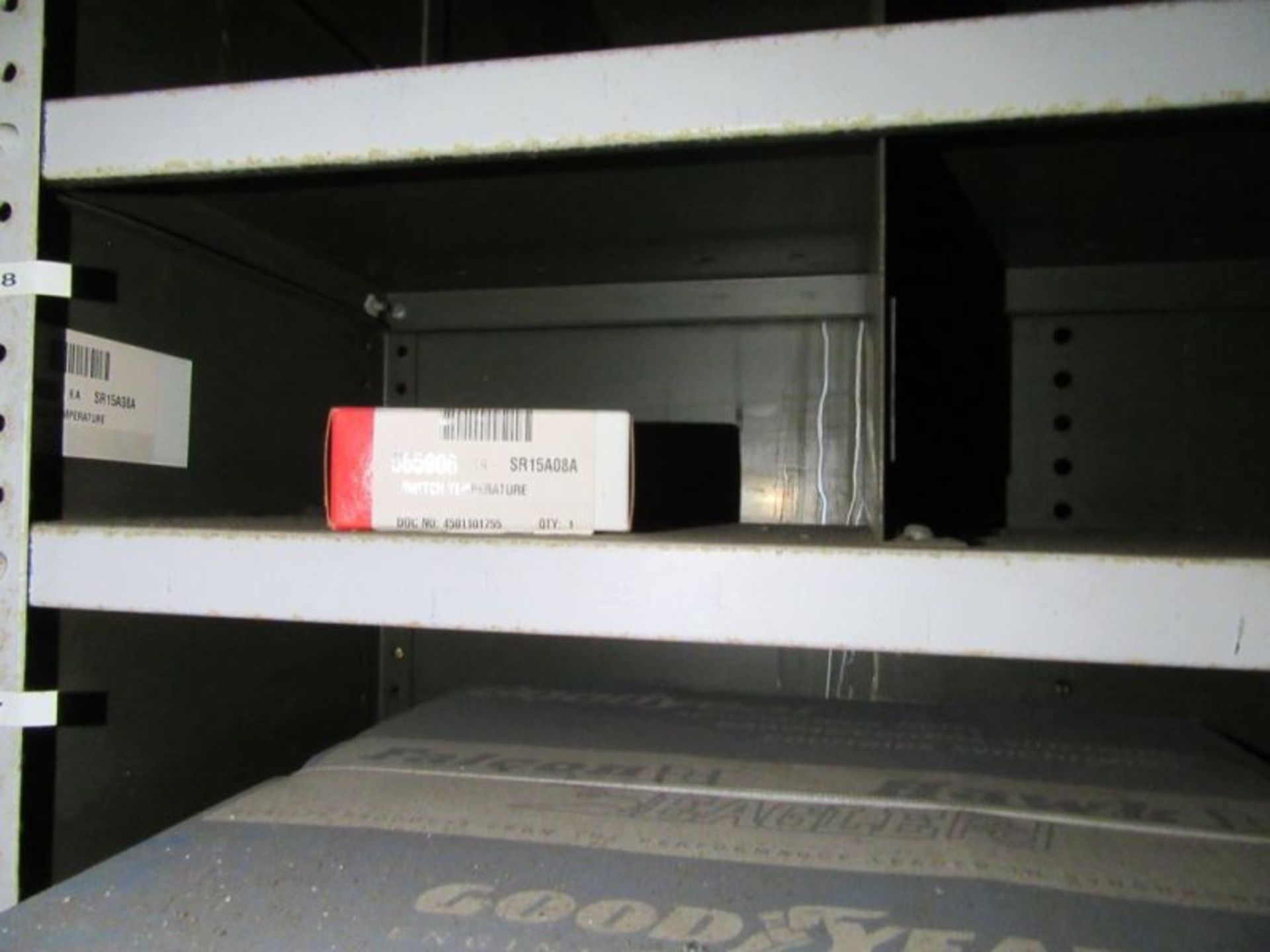 CONTENTS OF 5 SHELVES OF LINER PLATES, SKIRT CYLINDERS, VALVE MIST ELIMINATORS PARTS, ETC - Image 11 of 54