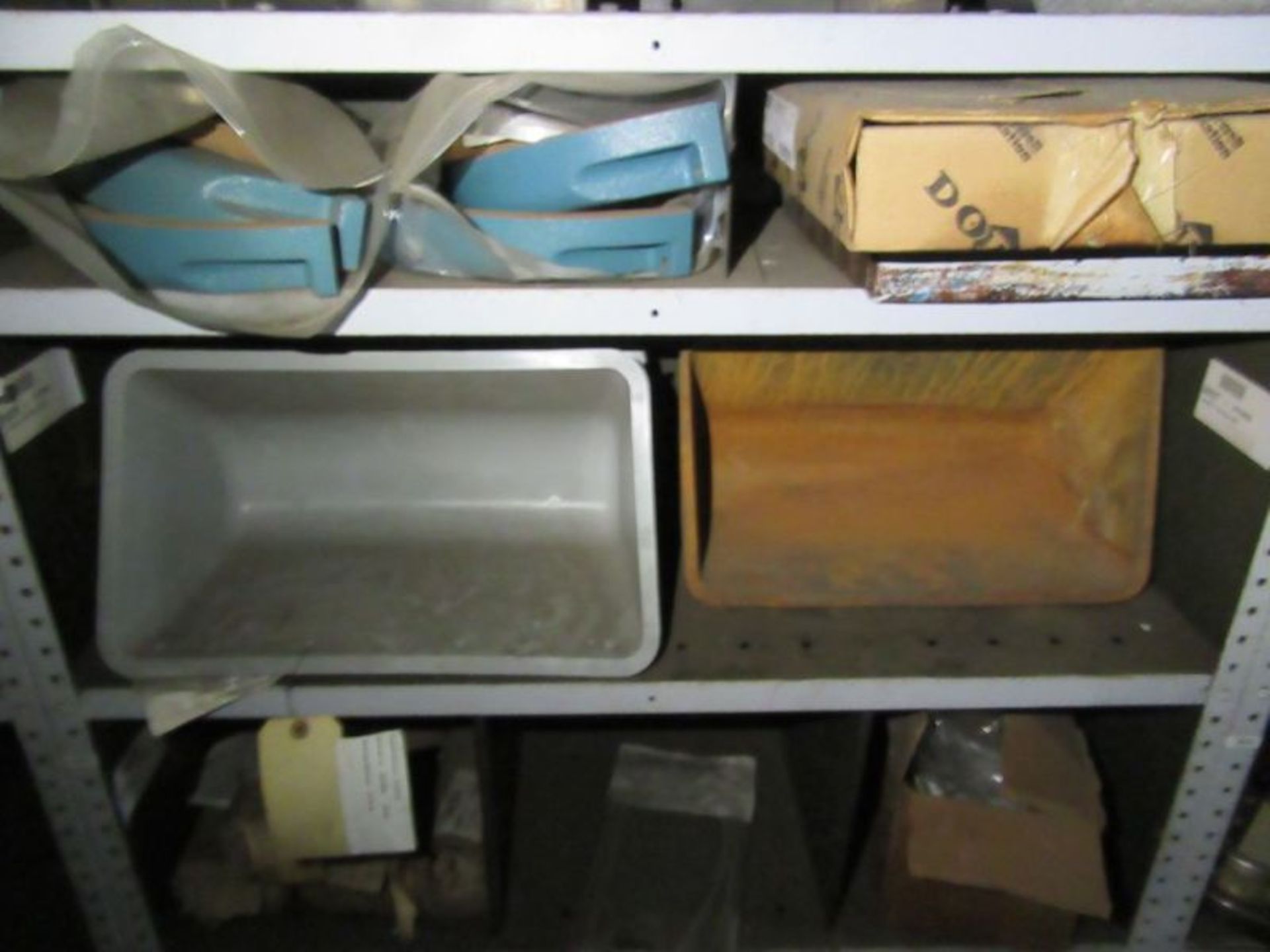 CONTENTS OF 5 SHELVES OF LINER PLATES, SKIRT CYLINDERS, VALVE MIST ELIMINATORS PARTS, ETC - Image 19 of 54