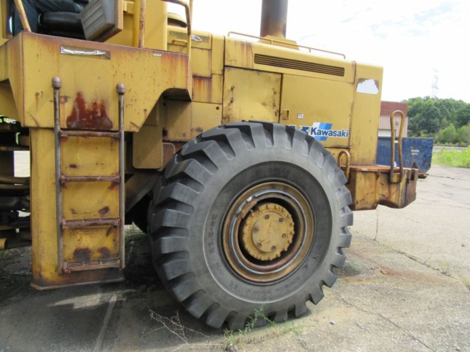 KAWASAKI KSS95ZII ARTICULATING RUBBER TIRE LOADER. S/N SKW8-159. HOURS 0172… - Image 12 of 36