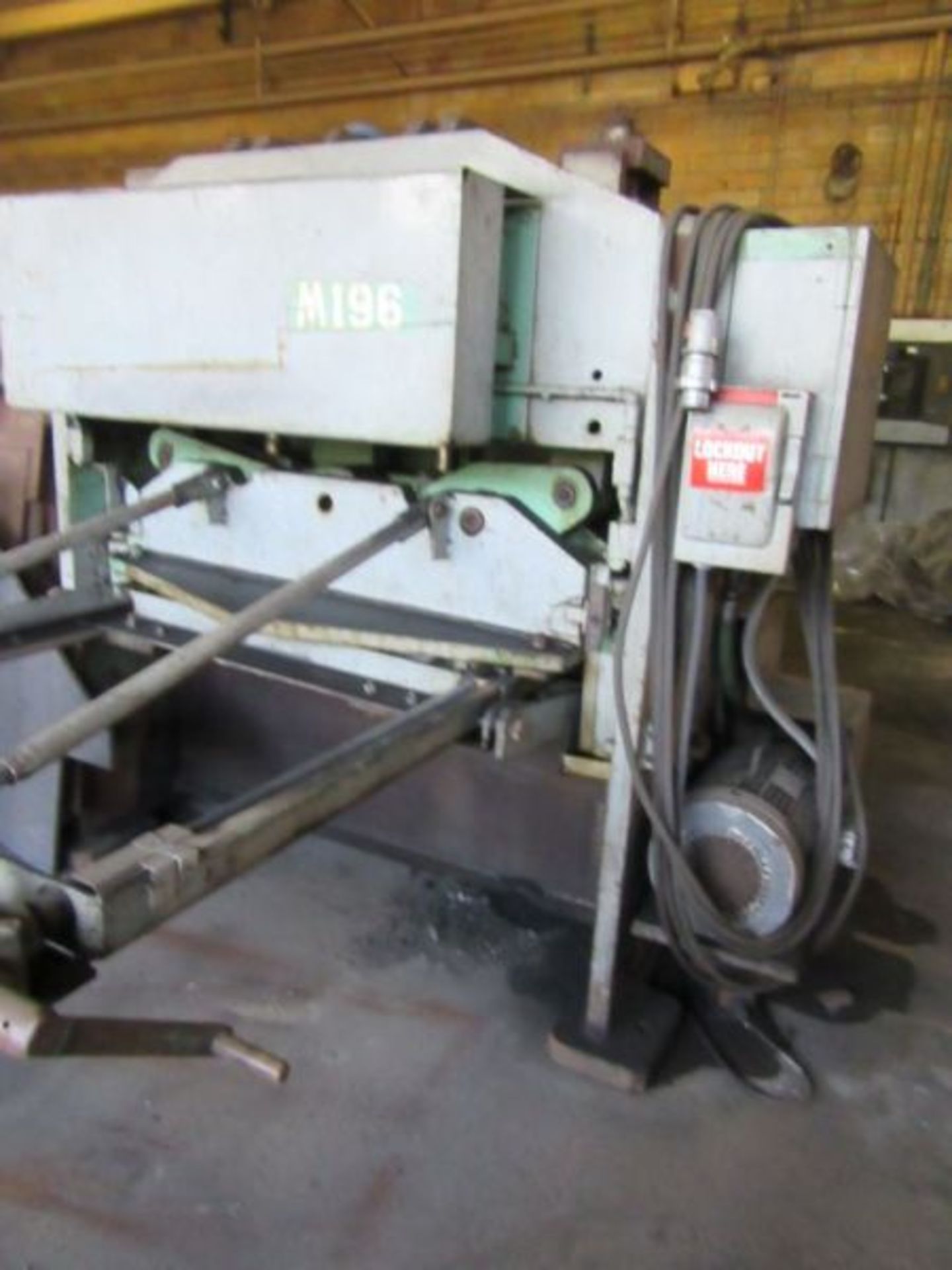 POWER SQUARING SHEAR, BELIEVED TO BE 3/8 IN, 4 FT, ROBG - Image 3 of 8