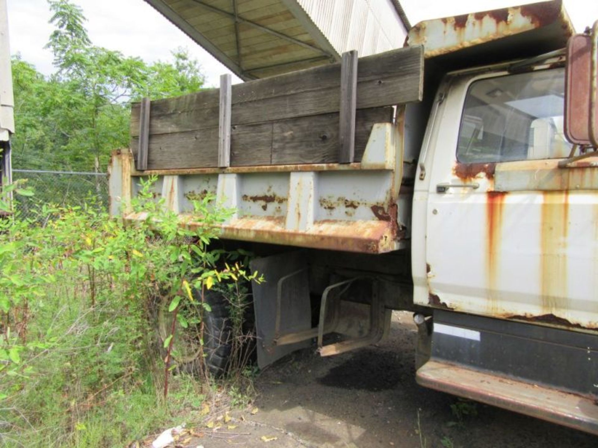 1984 FORD F-700 GAS DUMP TRUCK. VIN1FDNF70HXEVA0427. MILEAGE 038765 - Bild 3 aus 7