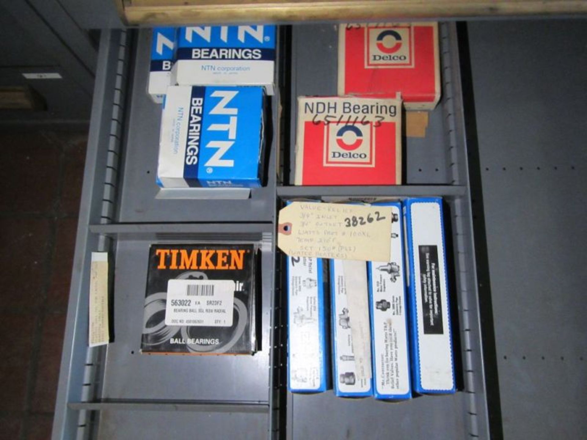 CONTENTS OF CABINET - CONNECTORS, BEARINGS, INLET VALVES, ETC - Image 11 of 12