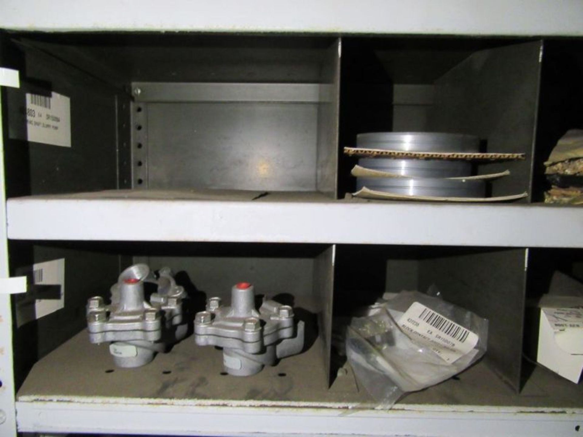 CONTENTS OF 5 SHELVES OF LINER PLATES, SKIRT CYLINDERS, VALVE MIST ELIMINATORS PARTS, ETC - Image 37 of 54