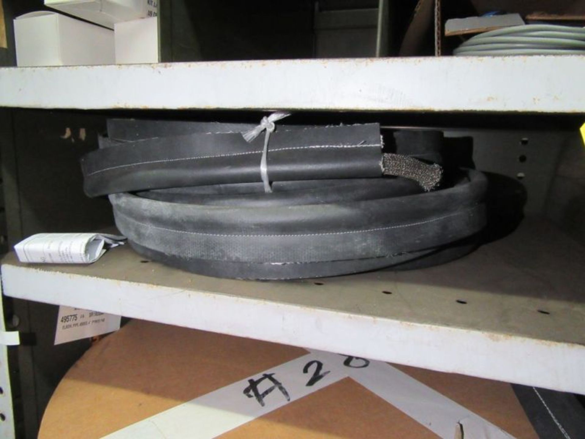 CONTENTS OF 5 SHELVES INCLUDING SEAL COUPLINGS, FLANGE PIPES, DOUBLE VALVE BODY… - Image 12 of 26