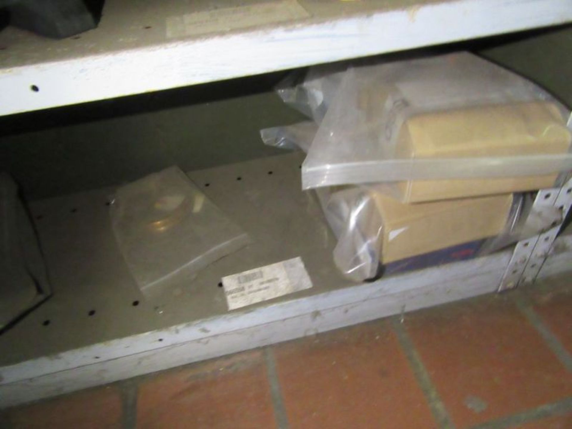 CONTENTS OF 5 SHELVES OF LINER PLATES, SKIRT CYLINDERS, VALVE MIST ELIMINATORS PARTS, ETC - Image 43 of 54