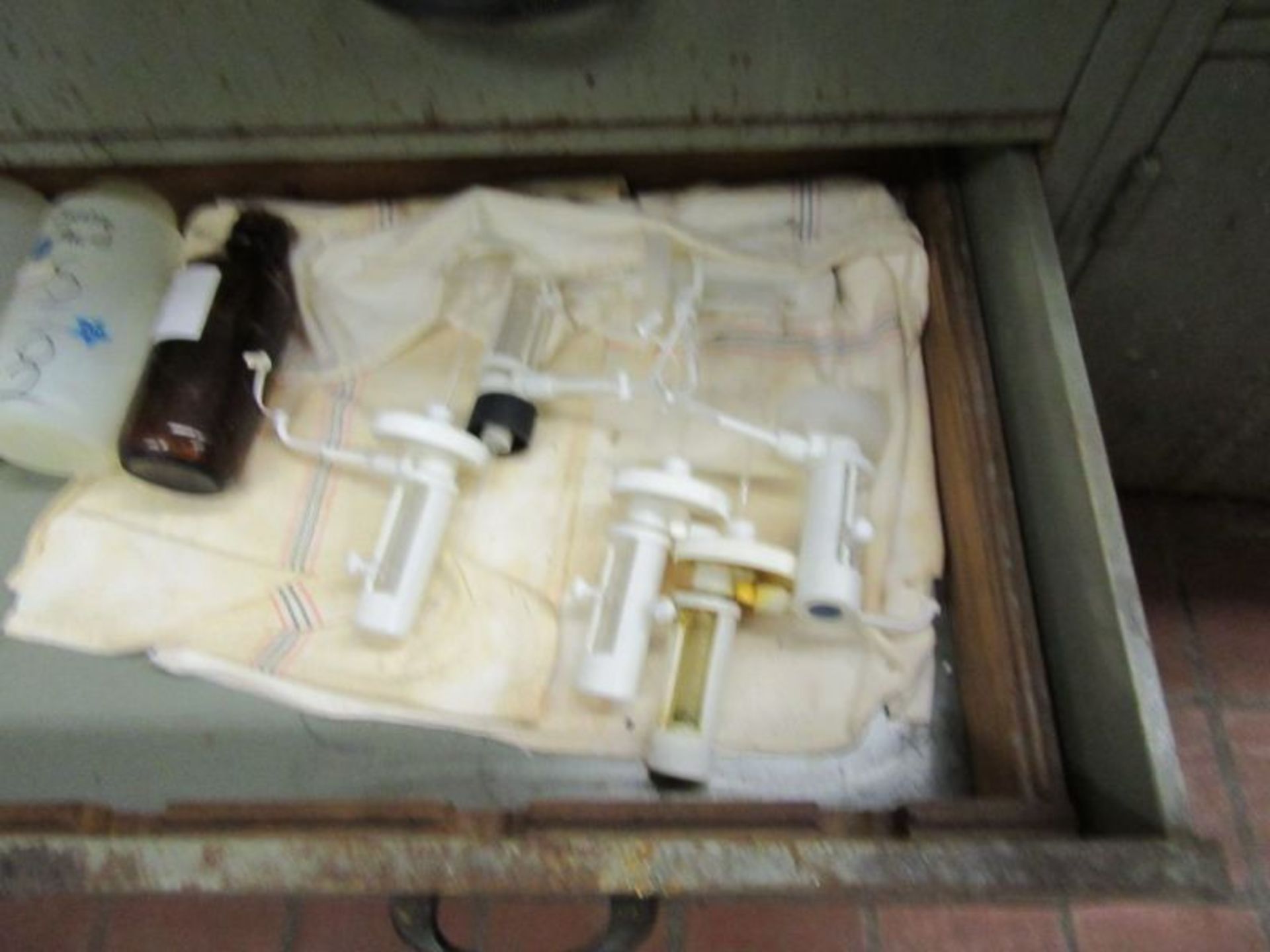 CONTENTS OF CABINETS - GLASS TUBES, FLASKS, BEAKERS, WEIGHTS, ETC - Image 24 of 32