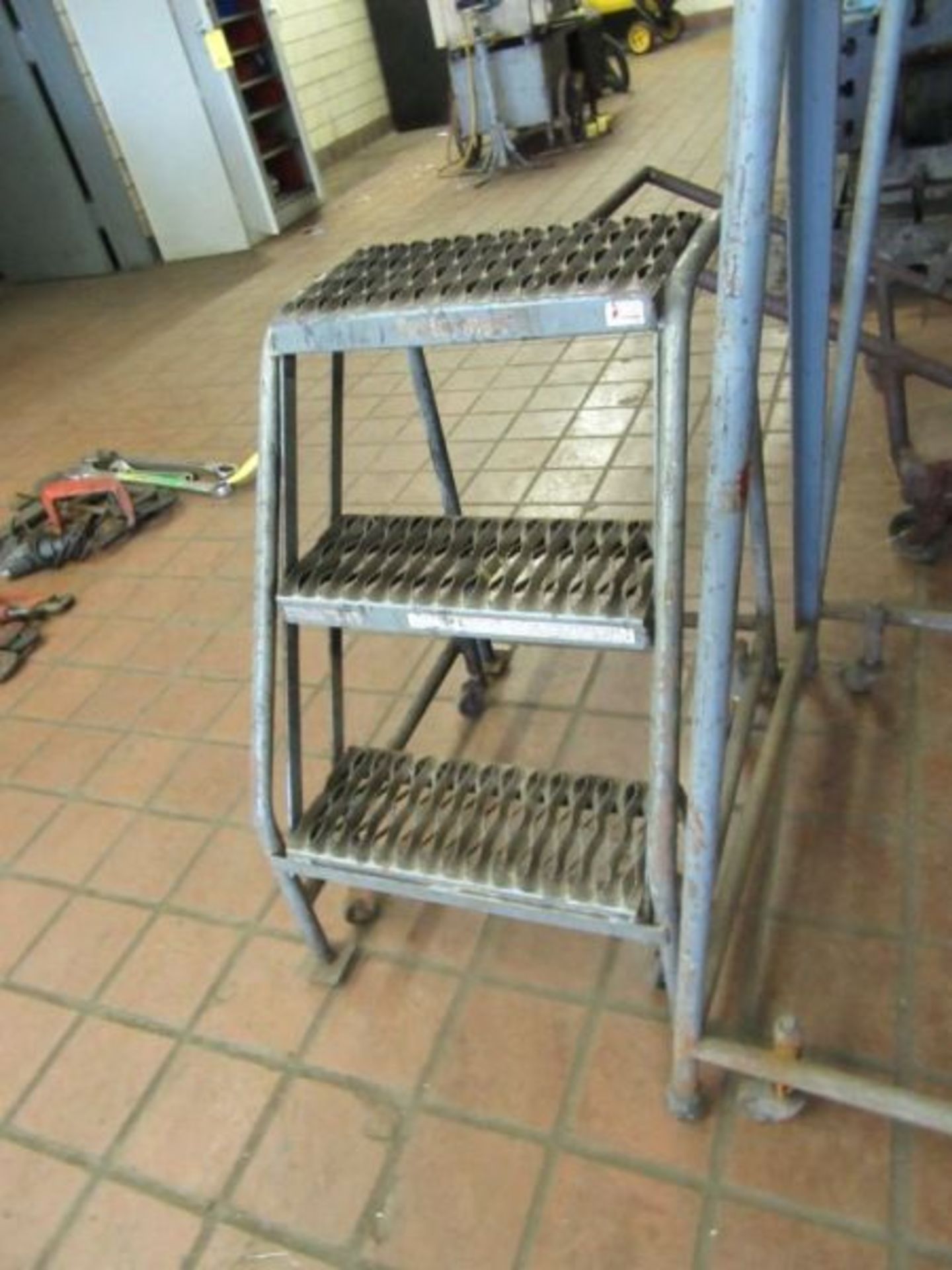 5 FT & 3 FT ROLLING STOCK LADDERS, MOP BUCKET - Image 5 of 6
