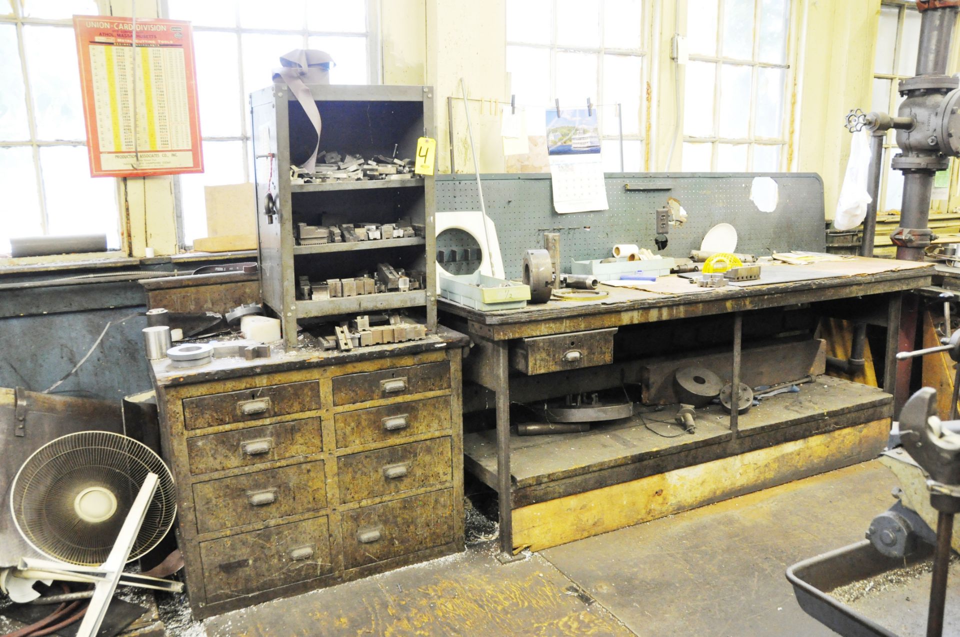 ASSORTED ITEMS: METAL 8 DRAWER CABINET, GREY METAL 3 SHELF UNIT AND 8' METAL WORK TABLE