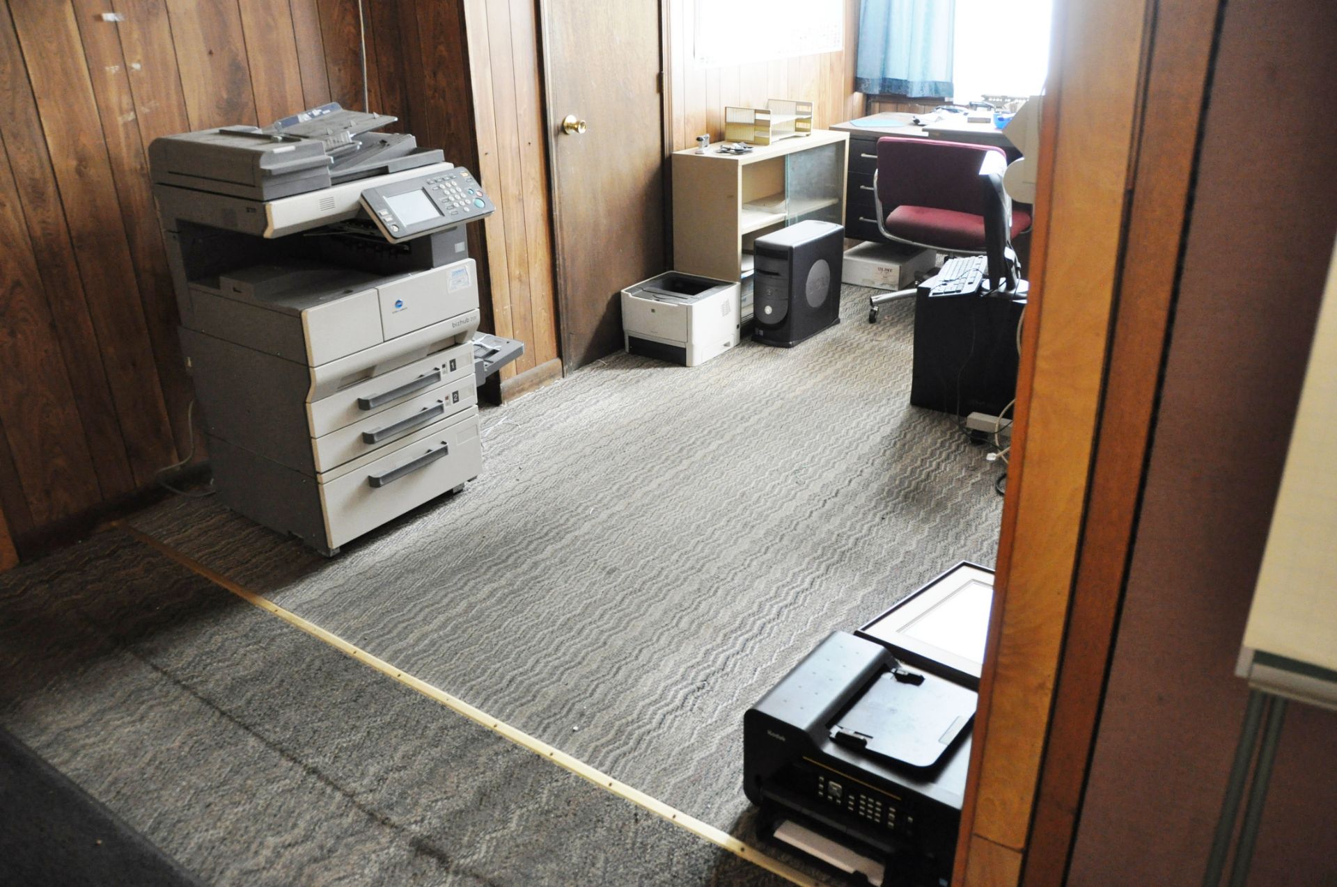 OFFICE CONTENTS: BIZHUB 200 COPIER, HP PRINTER, (2) COMPUTERS WITH ACCESSORIES… - Image 2 of 2