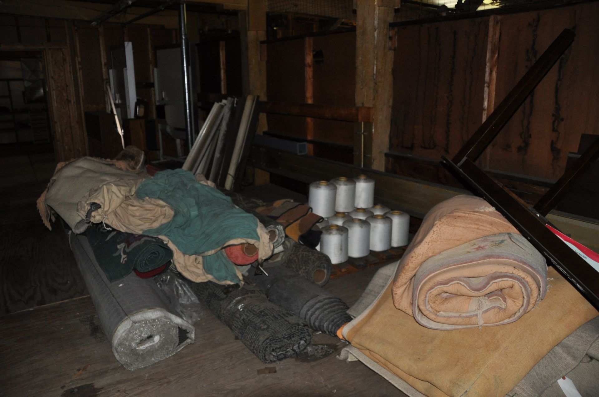 CONTENTS OF UPSTAIRS ROOM AREA: CARPETING, BINS, FURNITURE AND OFFICE PARTITIONS. - Image 6 of 6