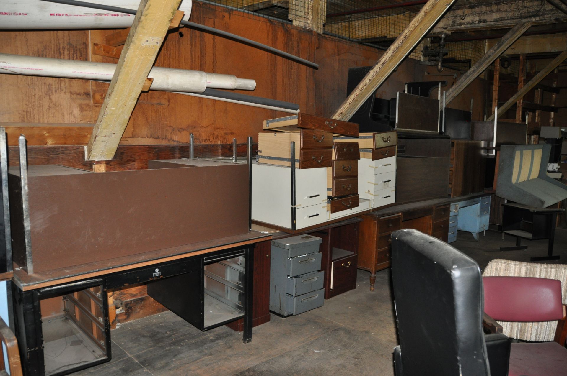 CONTENTS OF RIGHT SIDE UPSTAIRS AREA: FURNITURE, CHAIRS, CABINETS, DESKS, ETC. - Image 6 of 8