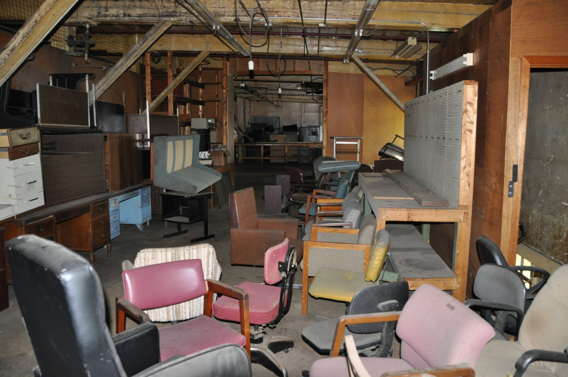 CONTENTS OF RIGHT SIDE UPSTAIRS AREA: FURNITURE, CHAIRS, CABINETS, DESKS, ETC. - Image 5 of 8