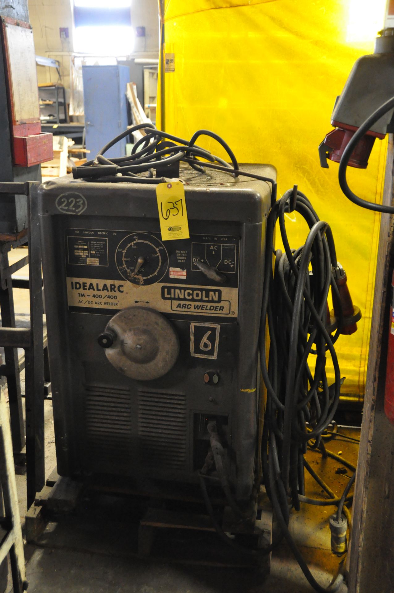 LINCOLN IDEAL ARC WELDER, TM400/450, SN. AC365916 WITH CABLES.