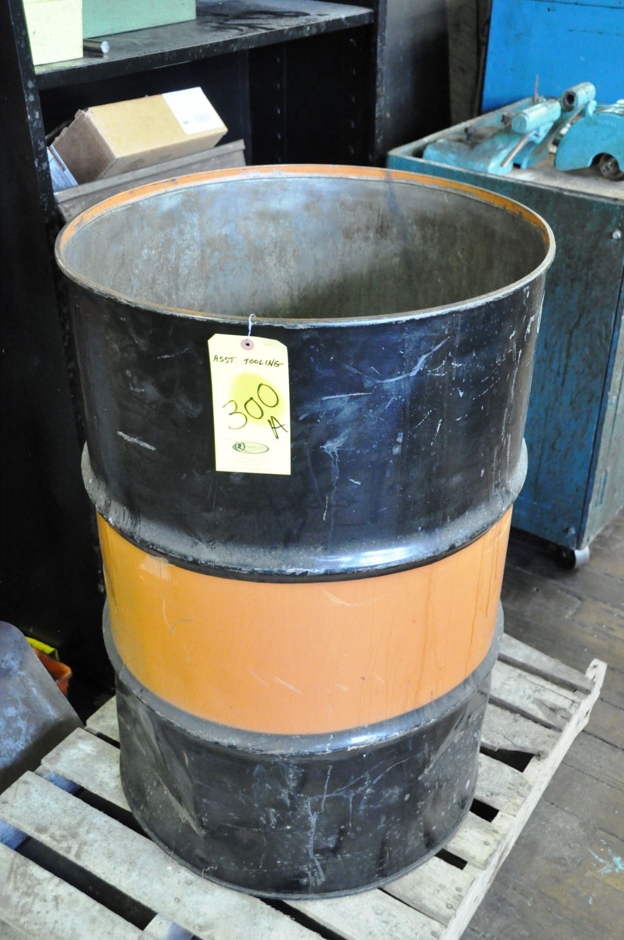 (1) 55 GAL DRUM WITH ASSORTED SCRAP CUTTING TOOLS AND TOOL HOLDERS