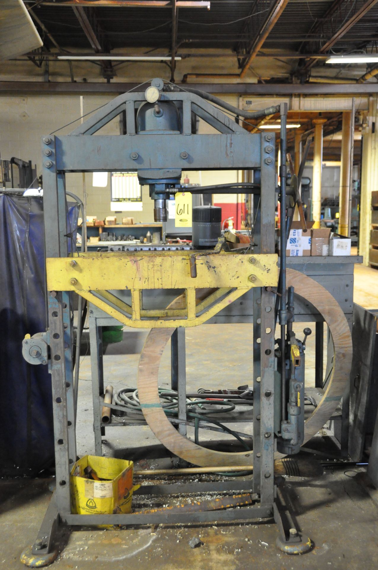 H FRAME HYDRAULIC PRESS, 36" BETWEEN FRAMES, HAND PUMP…