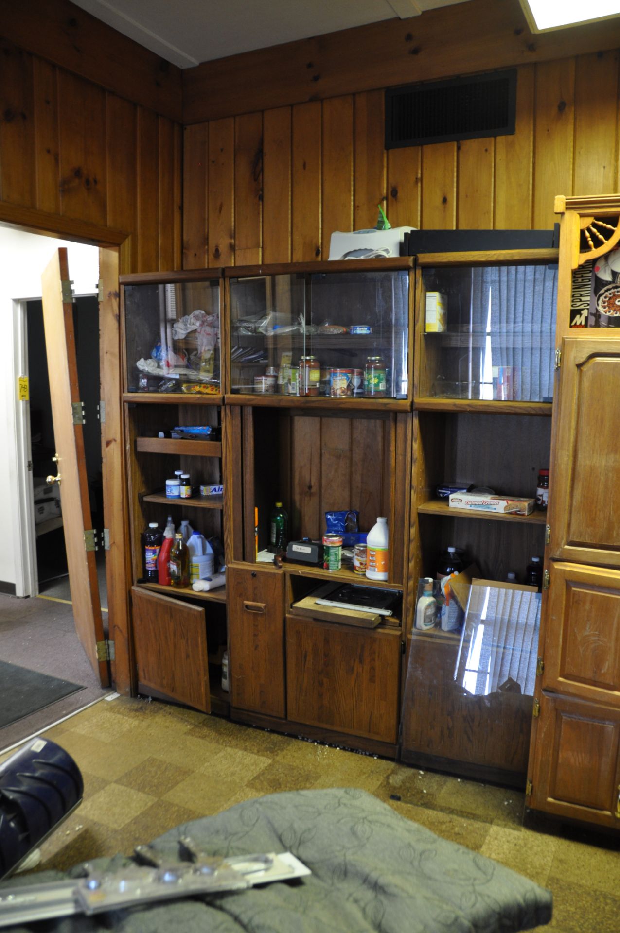 OFFICE CONTENTS: L DESK, RECLINER, REFRIGERATOR, COOKING UTENSILES… - Image 8 of 8