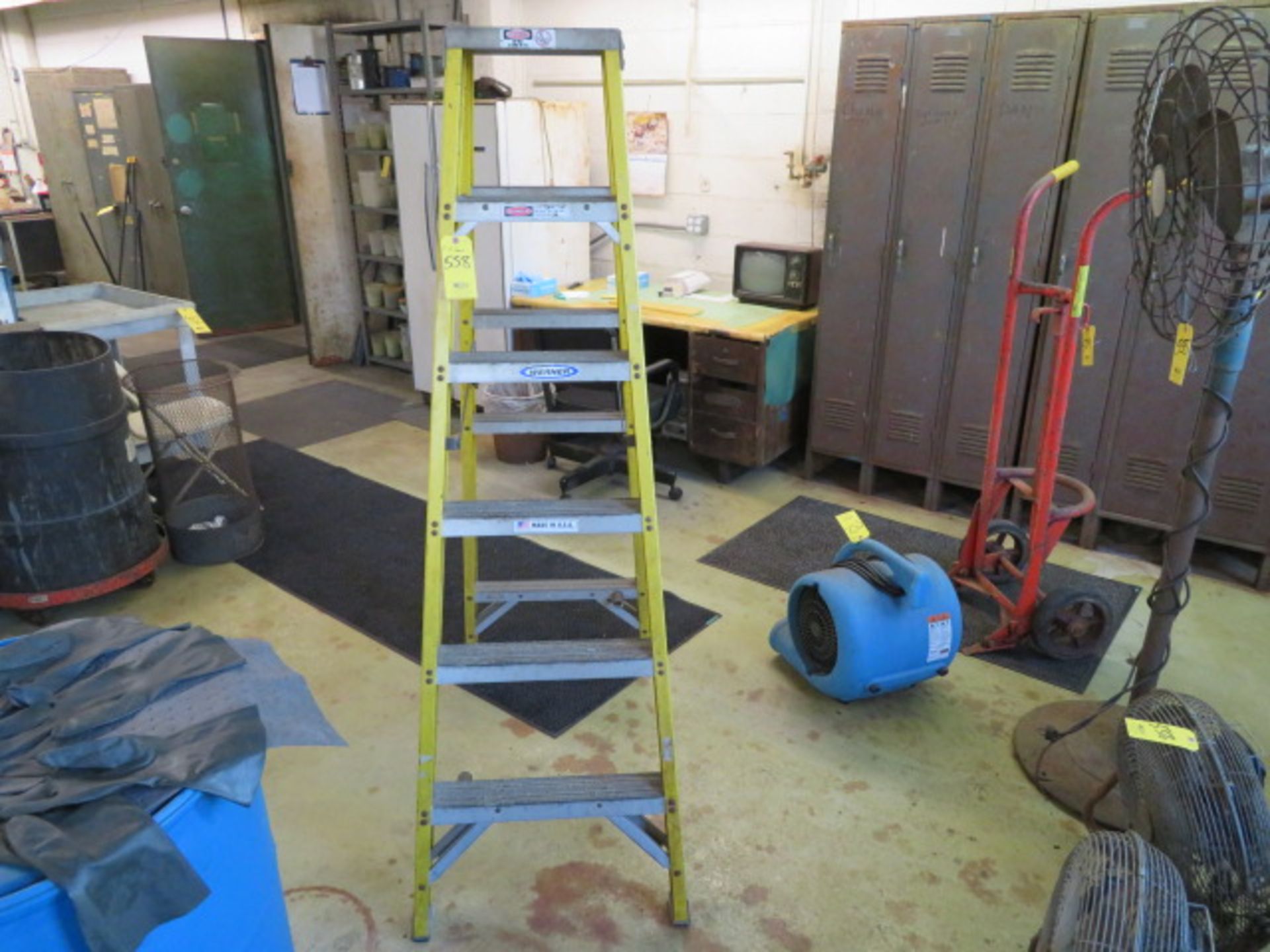 6' A-FRAME FIBERGLASS LADDER