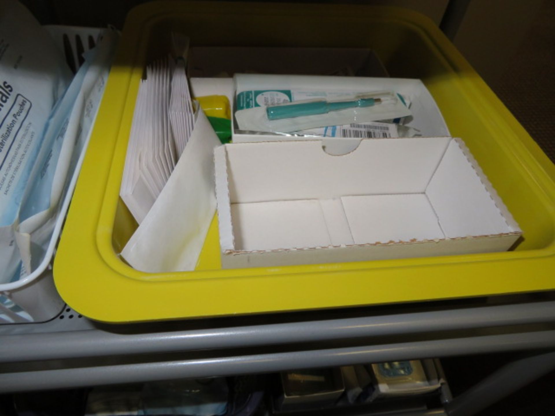 ORAL SURGERY CART W/INSTRUMENTS AND SUTURES - Image 3 of 4