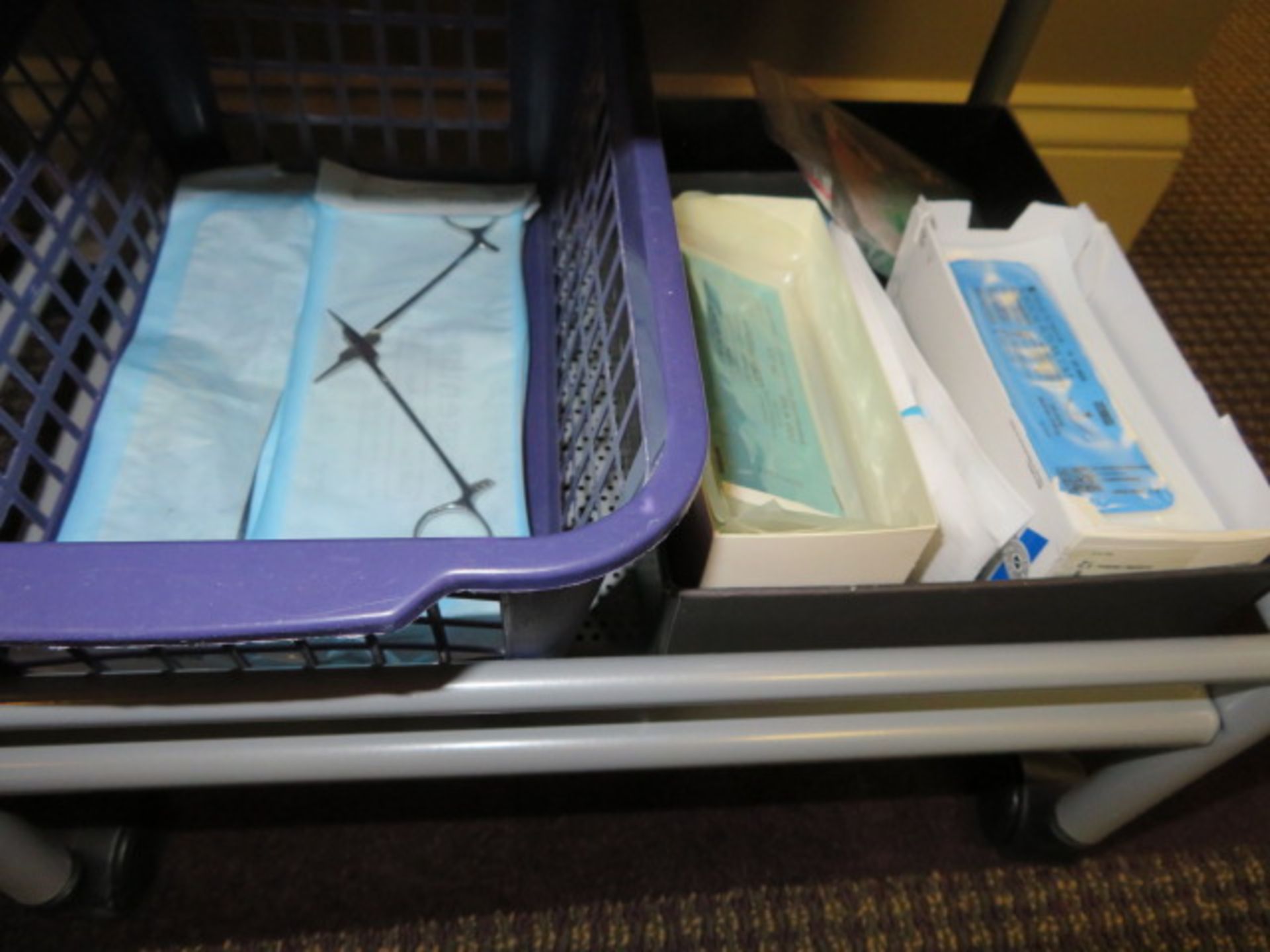 ORAL SURGERY CART W/INSTRUMENTS AND SUTURES - Image 4 of 4