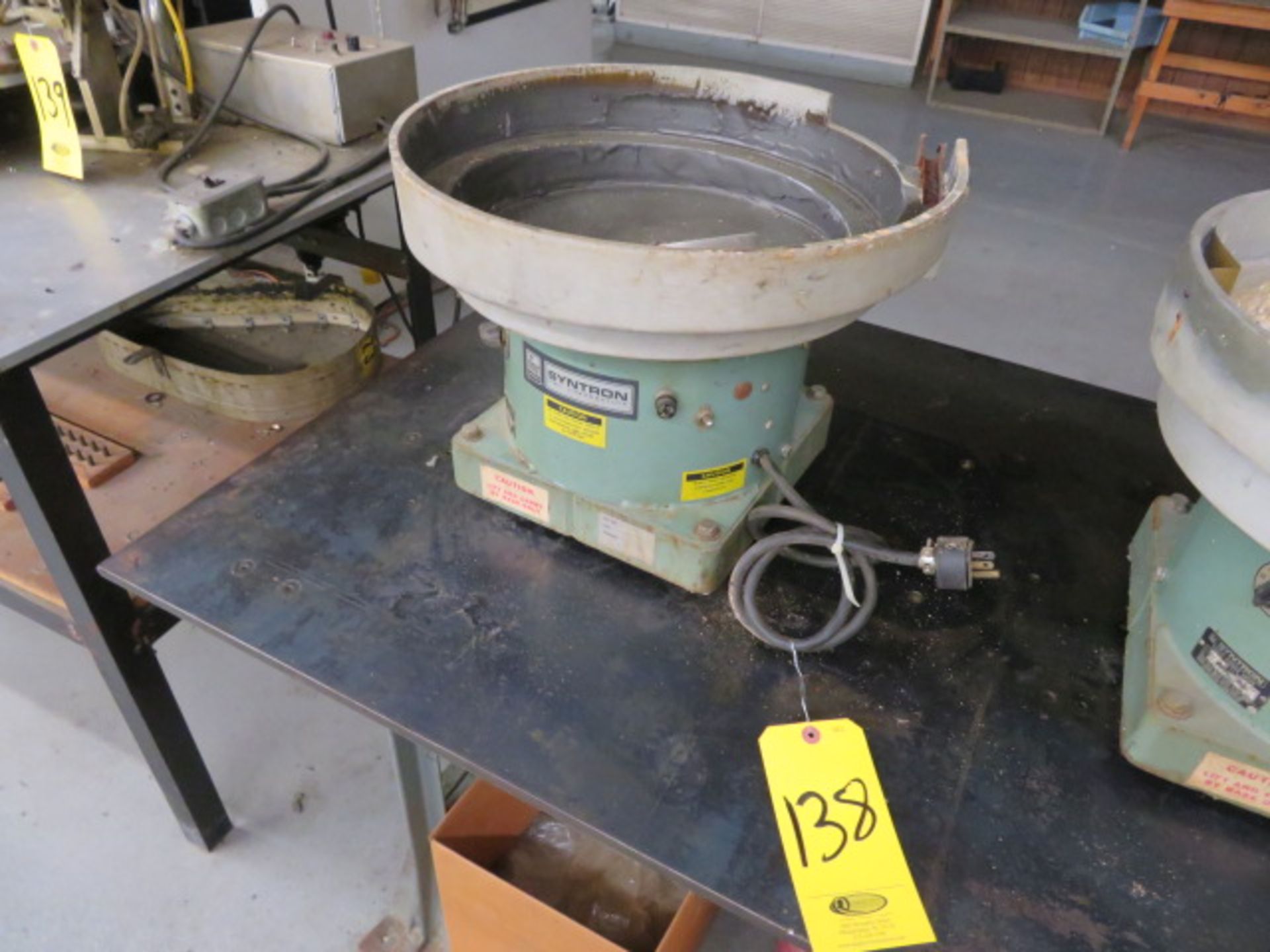 SYNTRON VIBRATORY PARTS FEEDER