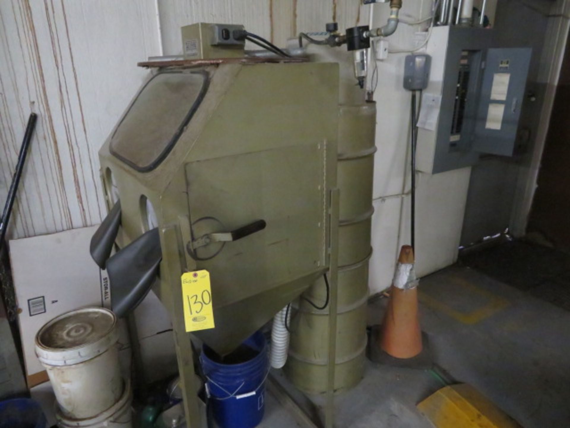 EMPIRE EF-2430 SANDBLAST CABINET W/DUST COLLECTOR