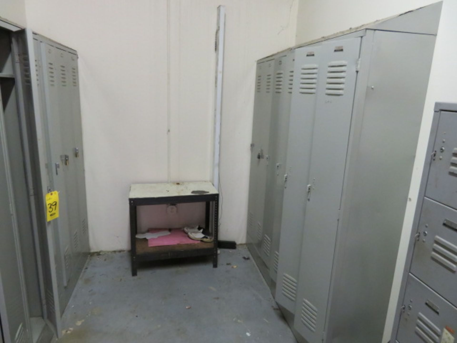 (12) FULL DOOR LOCKERS