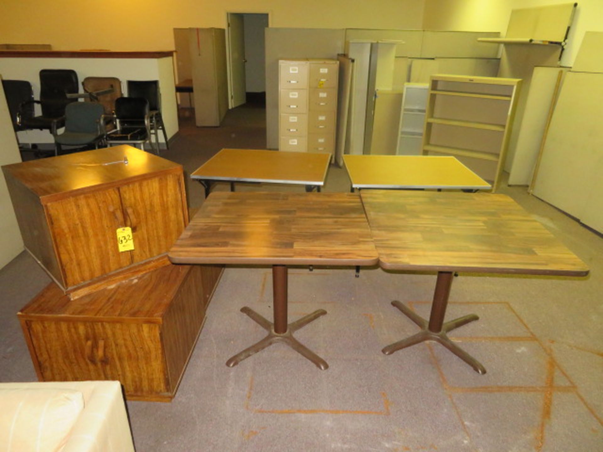 END TABLES AND LUNCH TABLES