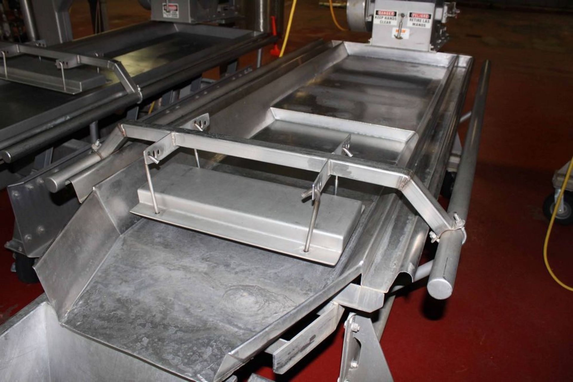 Key Iso-Flo Vibrating Inspection Conveyor - Image 2 of 3