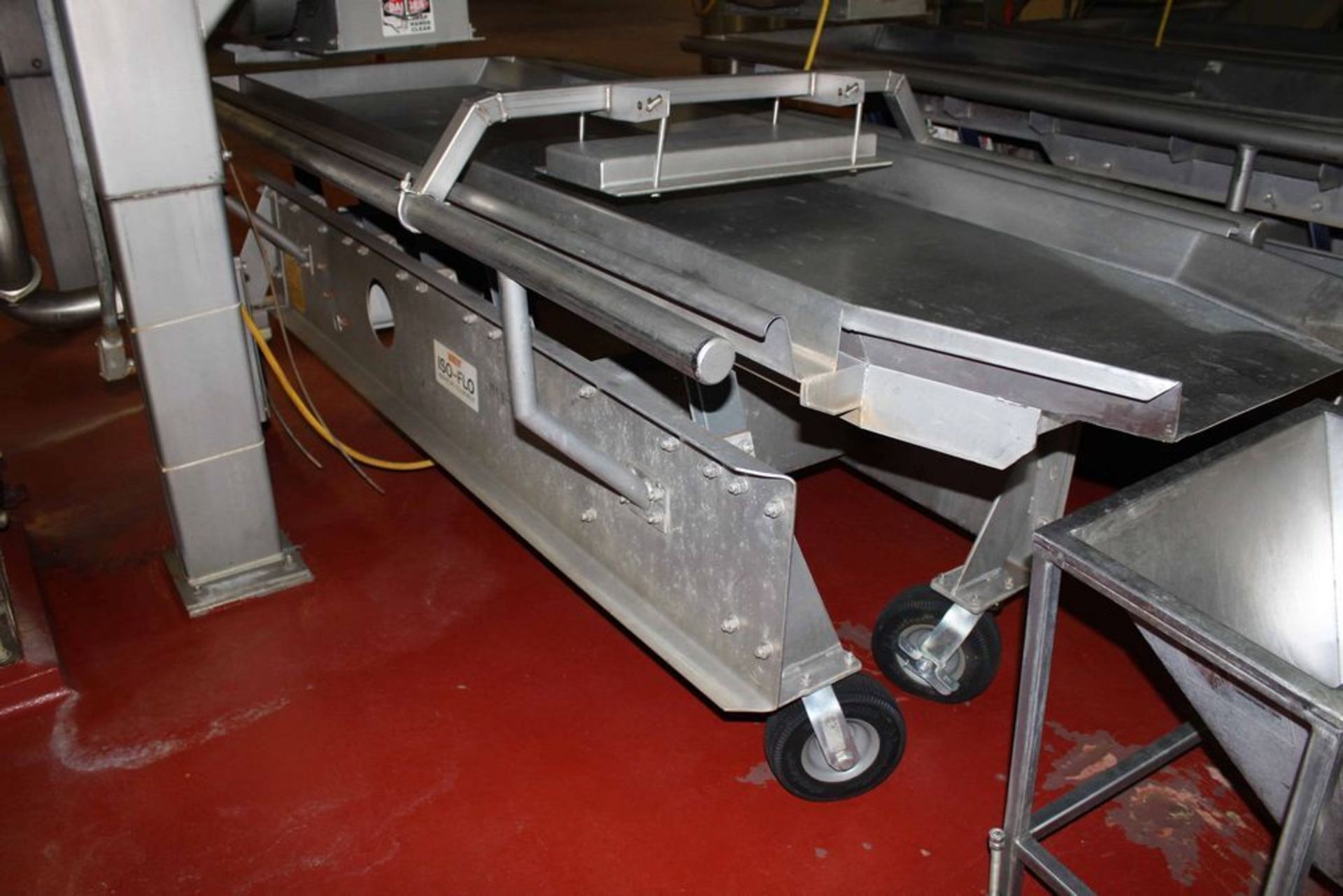 Key Iso-Flo Vibrating Inspection Conveyor