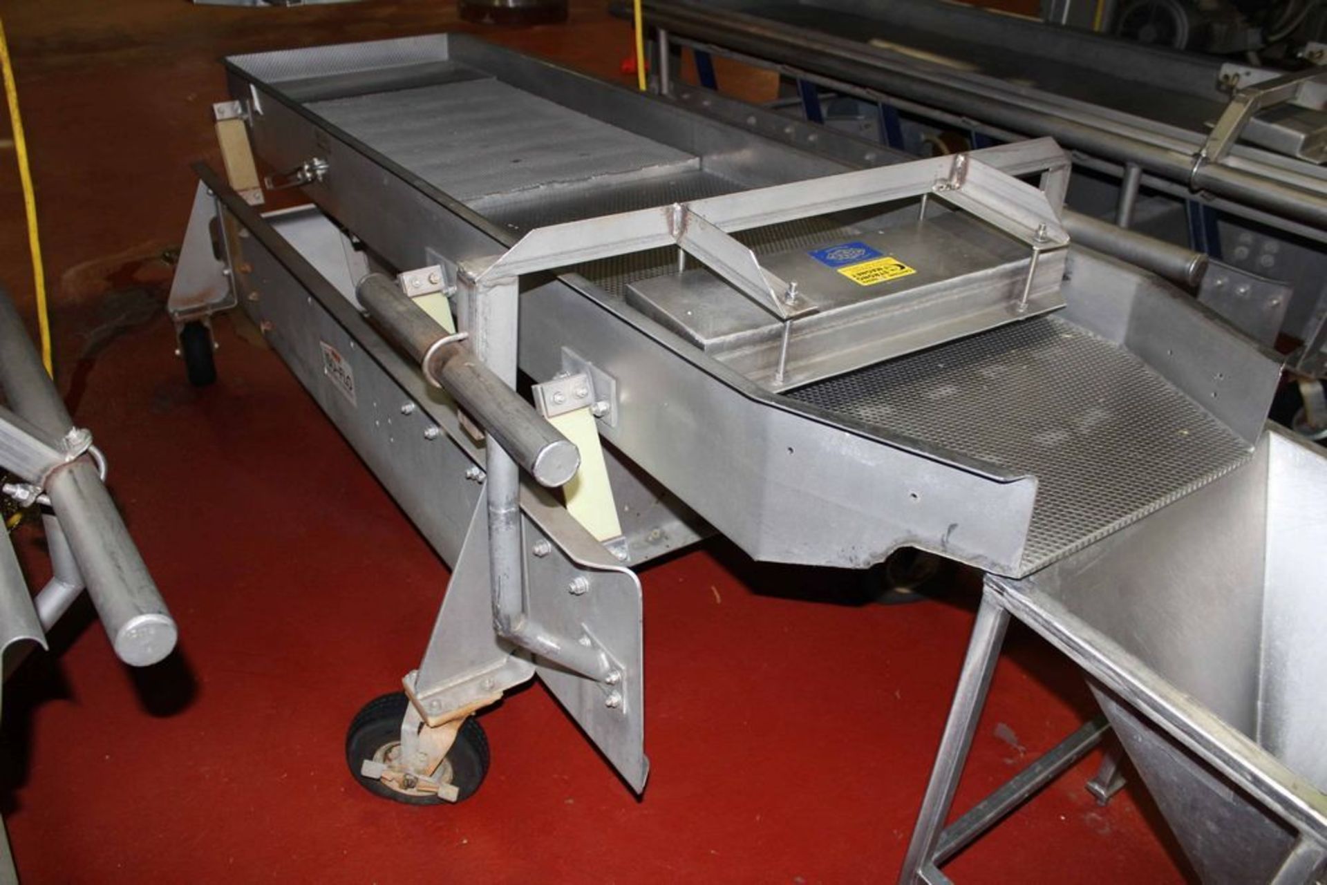 Key Iso-Flo Vibrating Inspection Conveyor