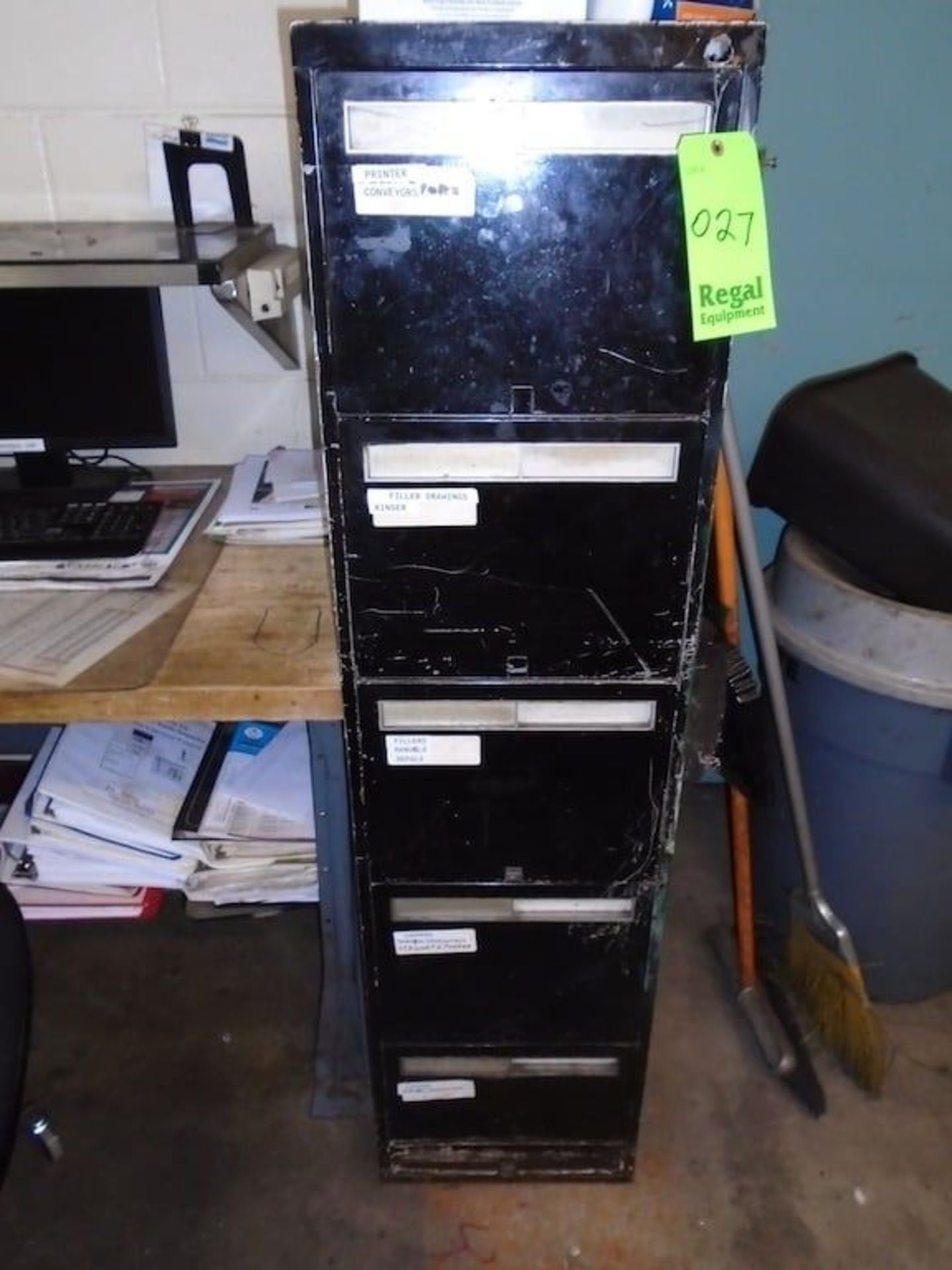 5 drawer metal filling cabinet ( contents are not selling)