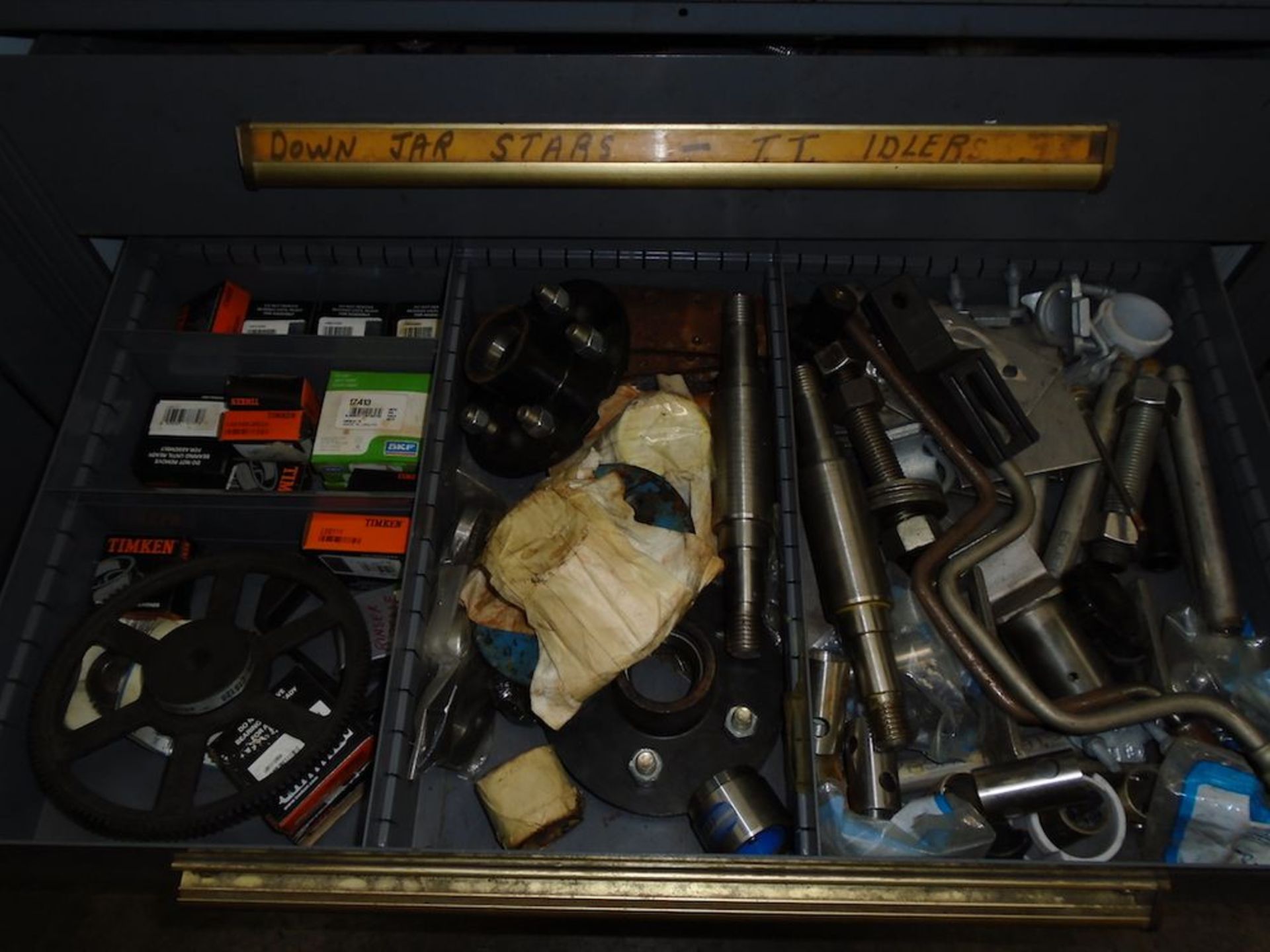 Shelves with drawers and contents of drawers ( clips, brackets, washers, brass fitting, idlers) - Image 8 of 10