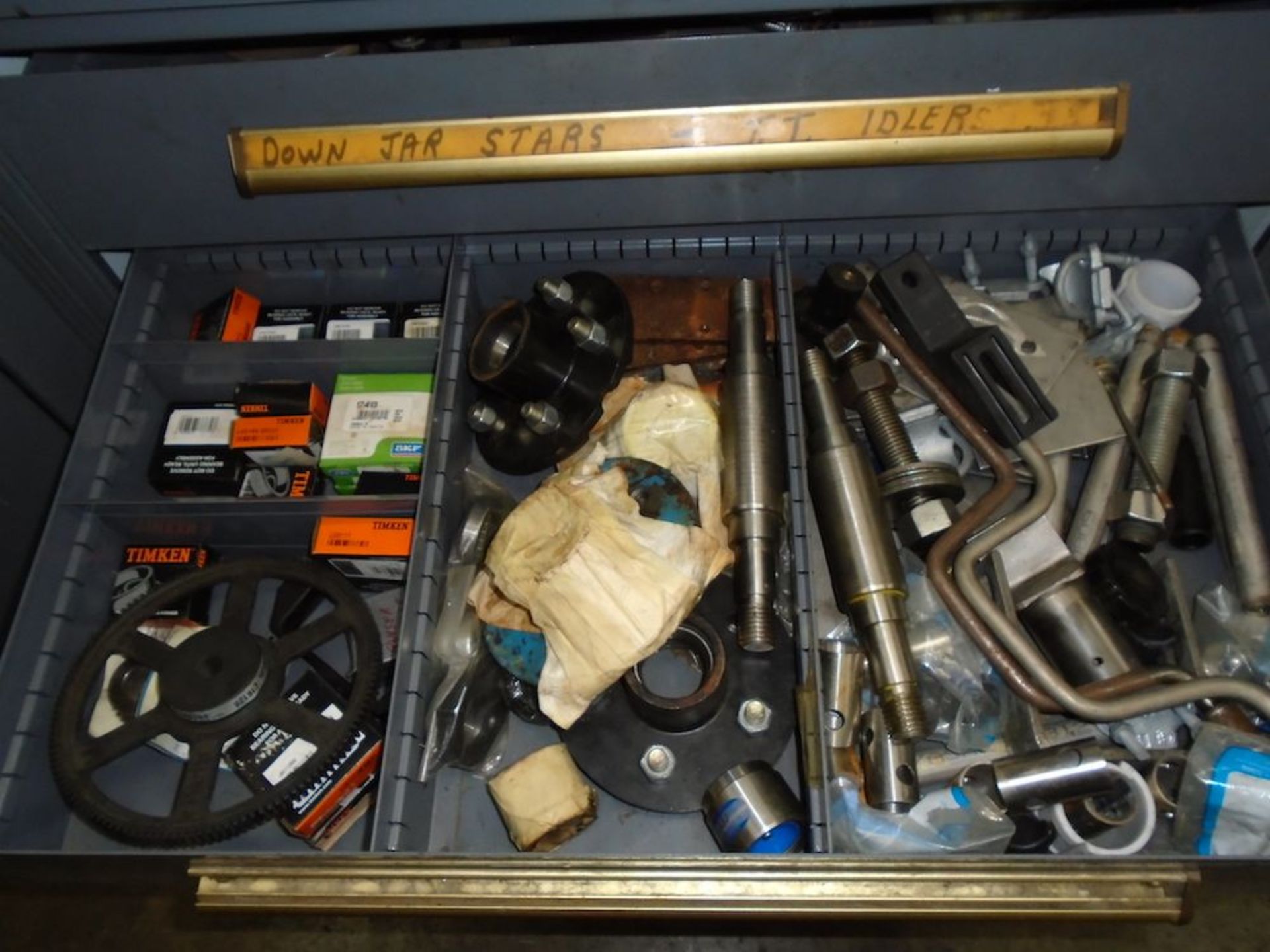 Shelves with drawers and contents of drawers ( clips, brackets, washers, brass fitting, idlers) - Image 7 of 10