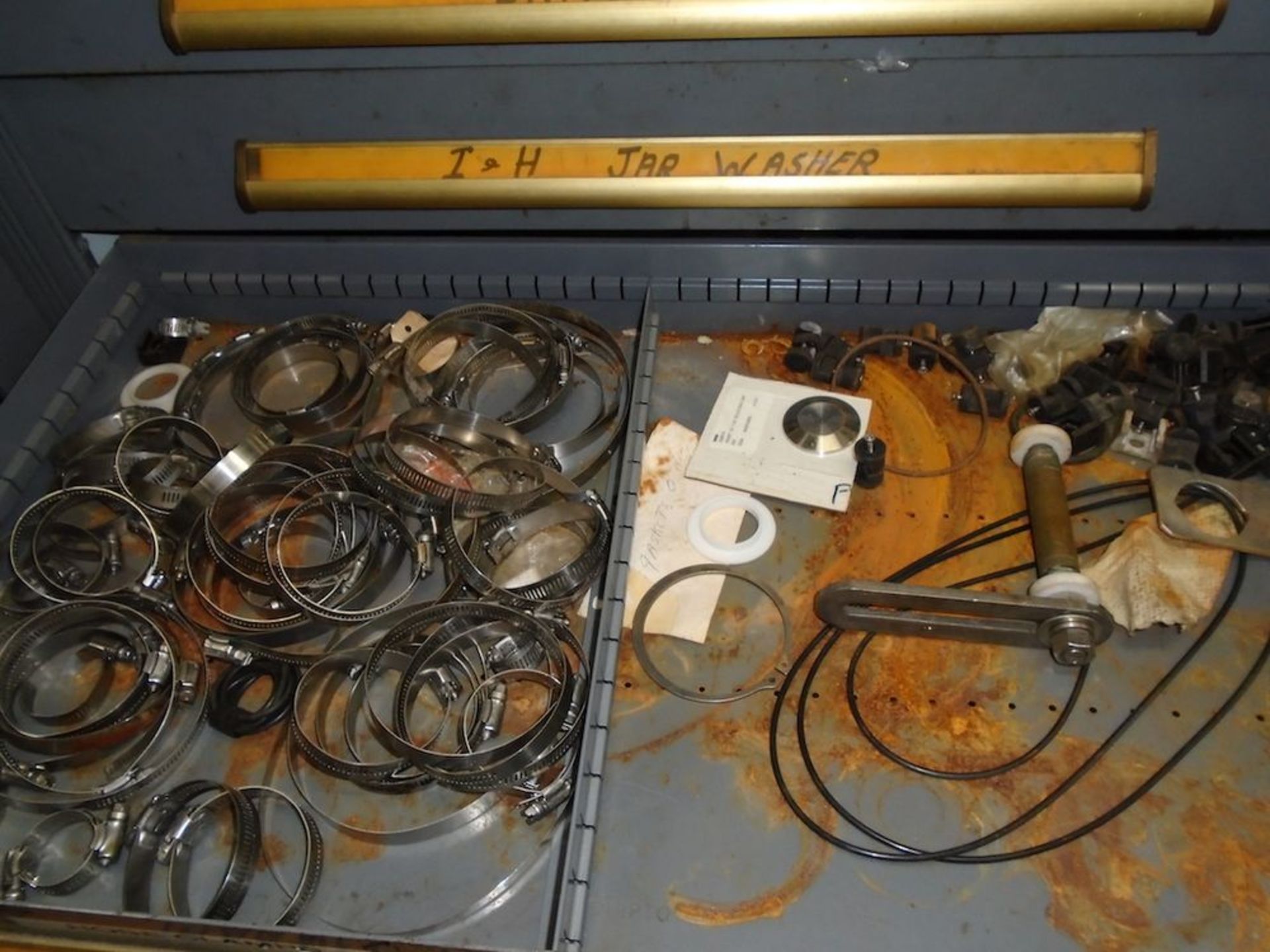 Shelves with drawers and contents of drawers ( clips, brackets, washers, brass fitting, idlers) - Image 5 of 10